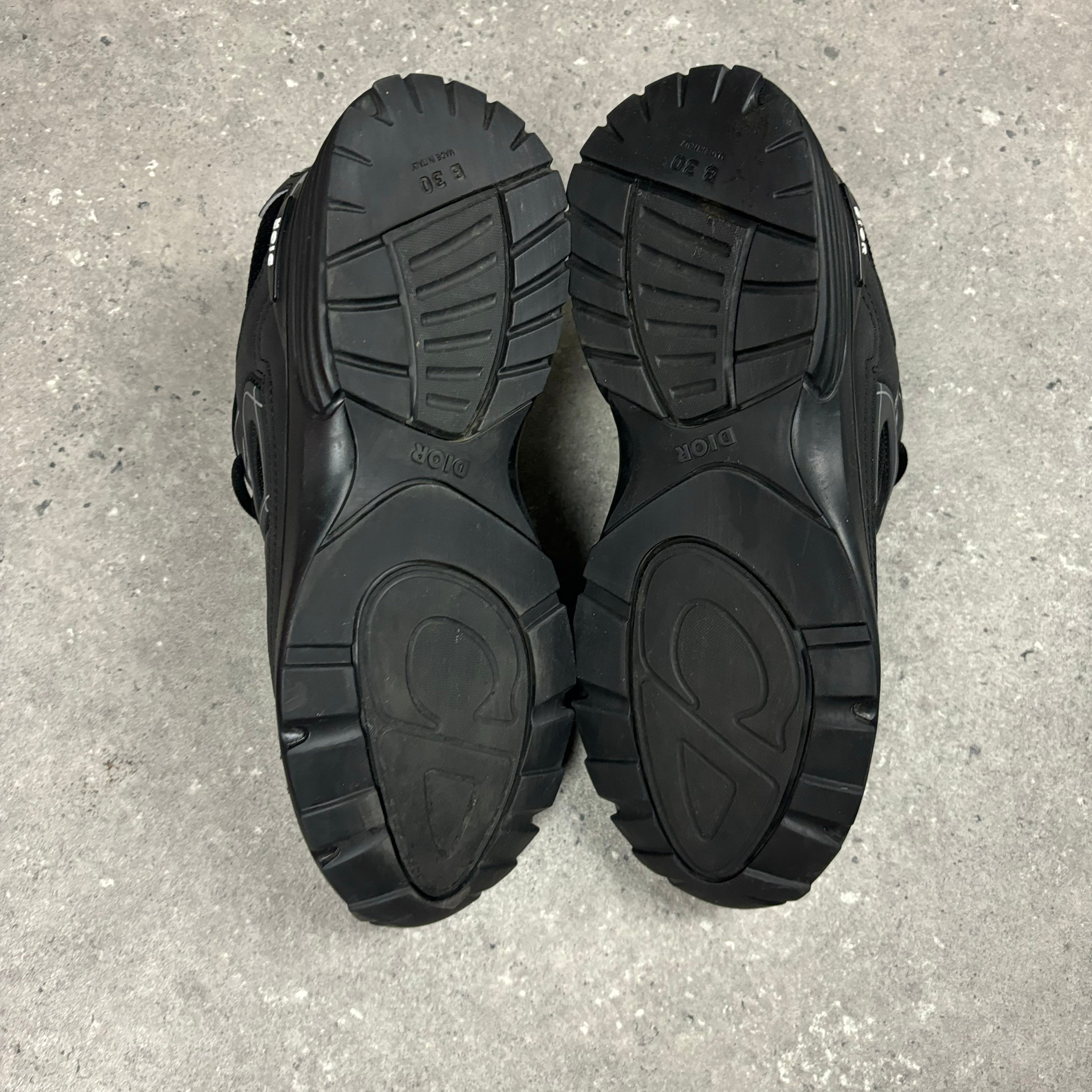 DIOR B30 BLACK - (EU 42 / UK 8)