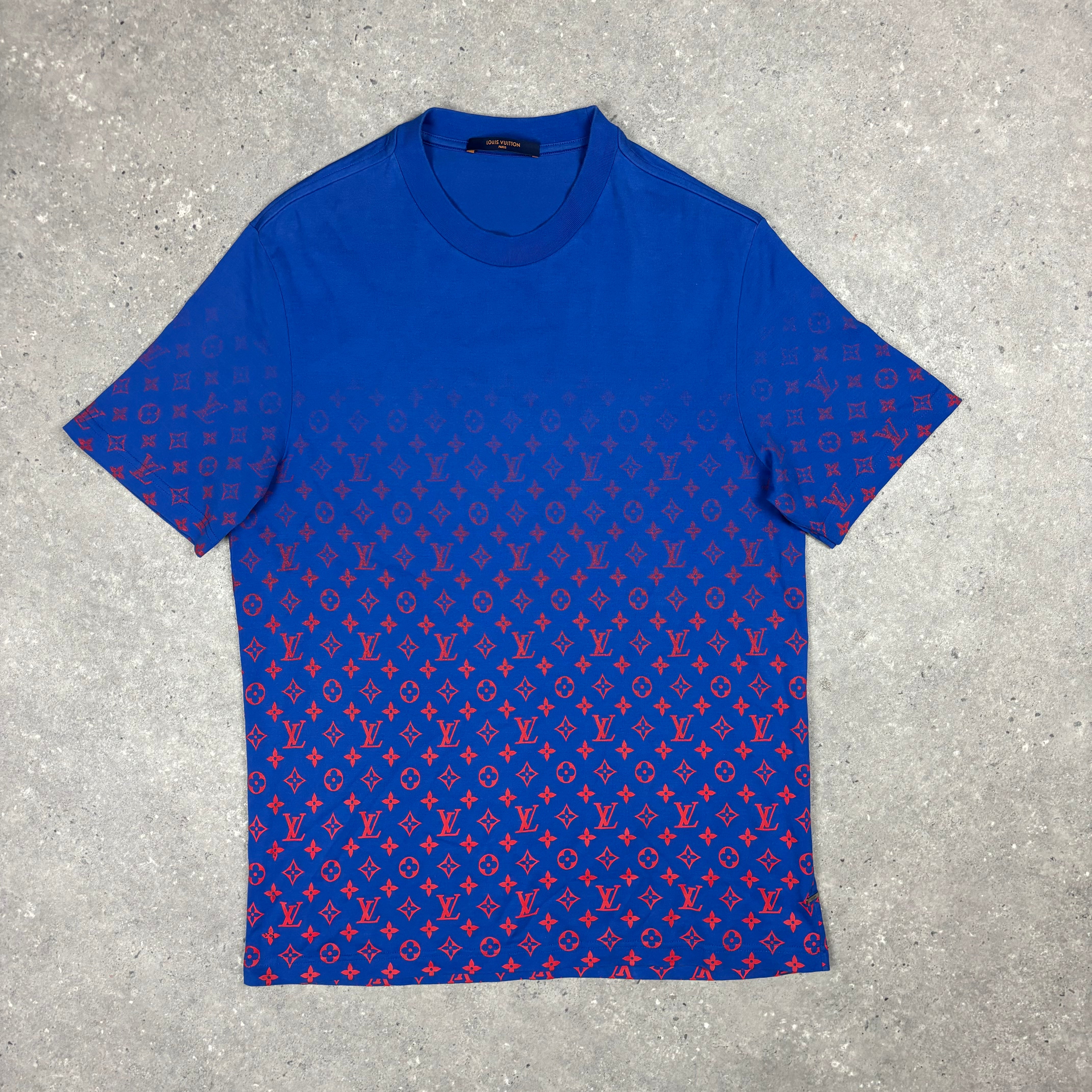 LOUIS VUITTON T-SHIRT - XL ( FITS A LARGE )
