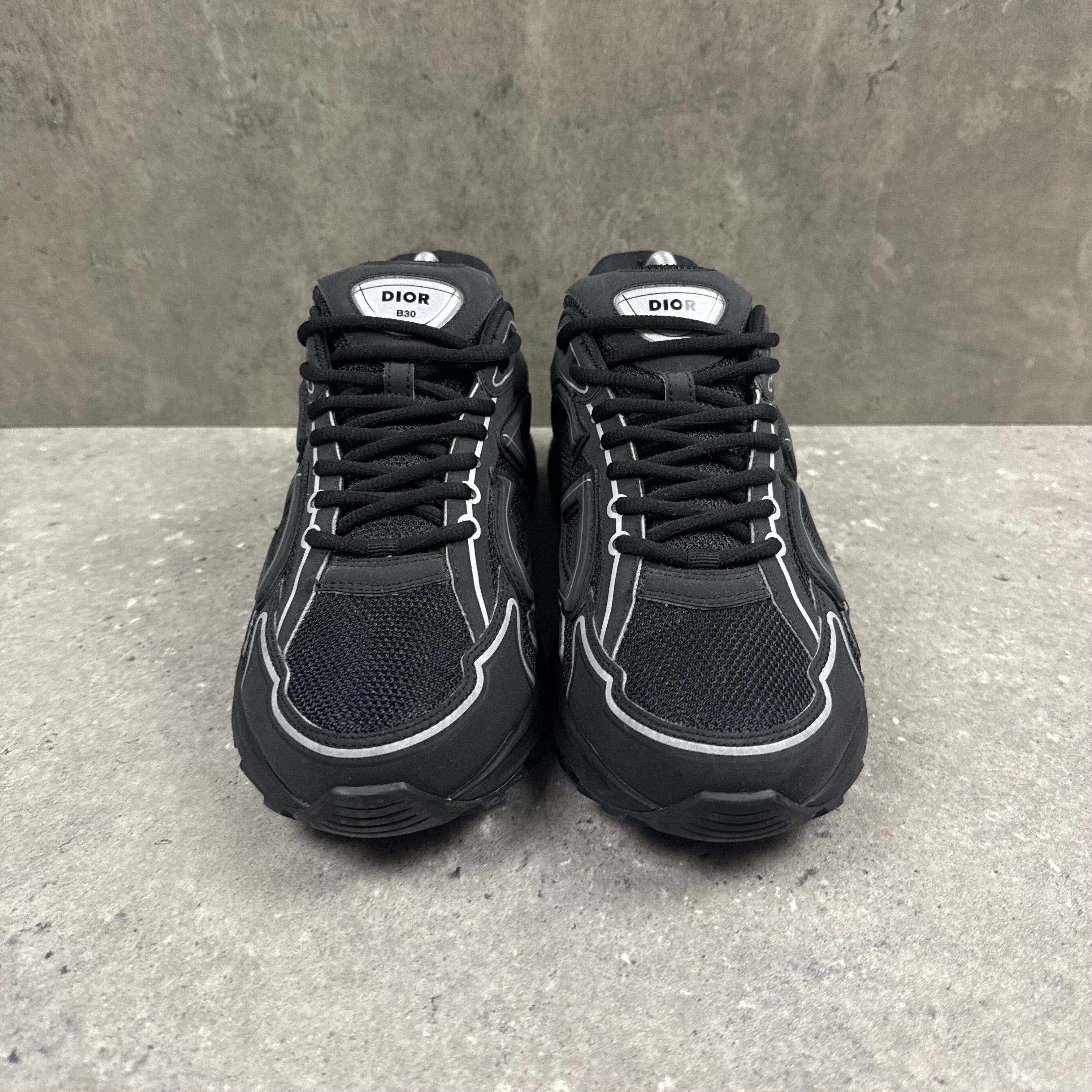 DIOR B30 BLACK (EU 41 / UK 7)