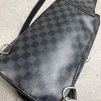 LOUIS VUITTON AVENUE SLING BAG