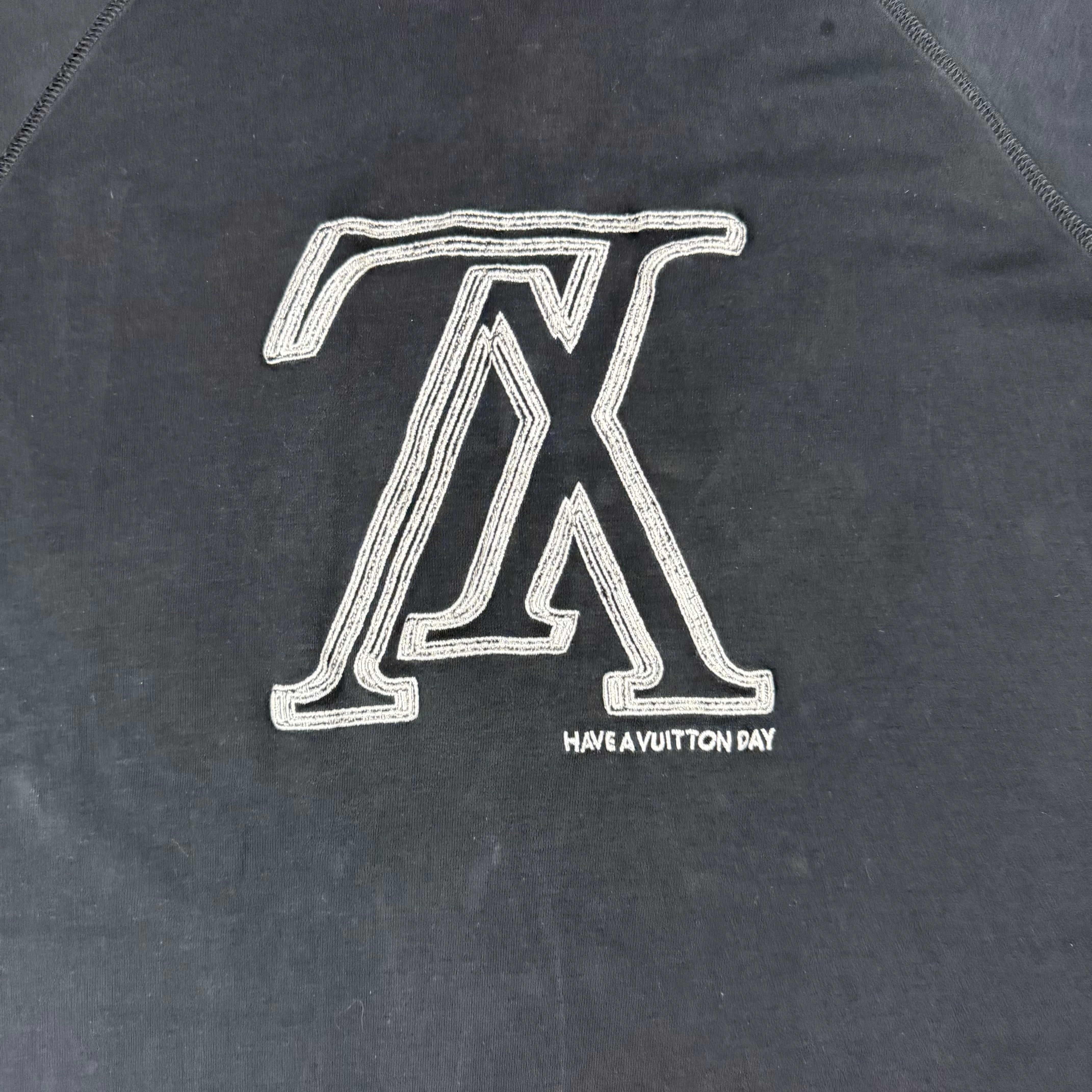 LOUIS VUITTON LOGO T-SHIRT - (FITS S)
