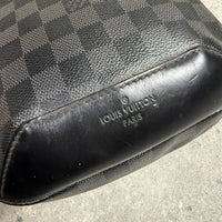 LOUIS VUITTON AVENUE SLING BAG