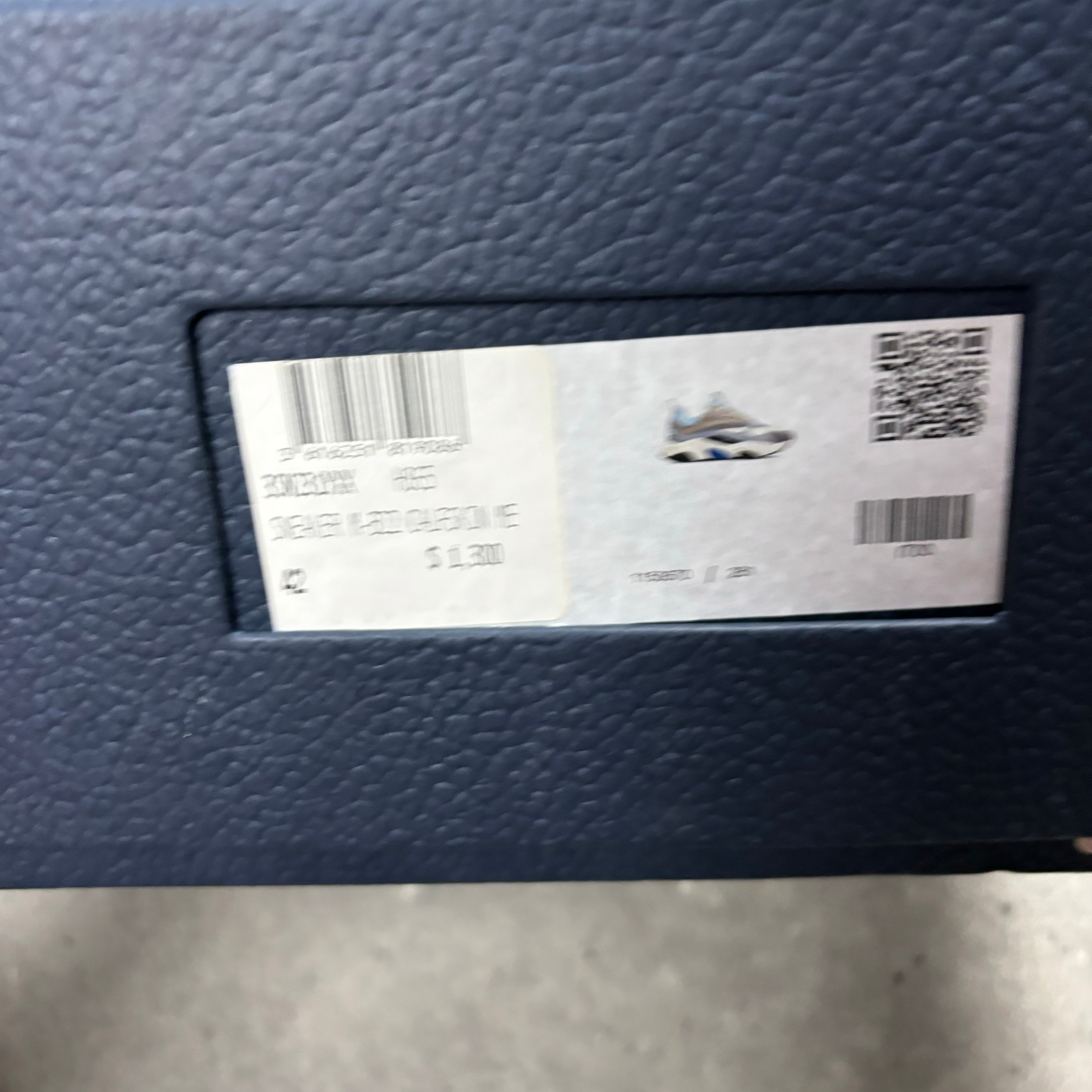 DIOR B22 BABY BLUE - (EU42 / UK8)