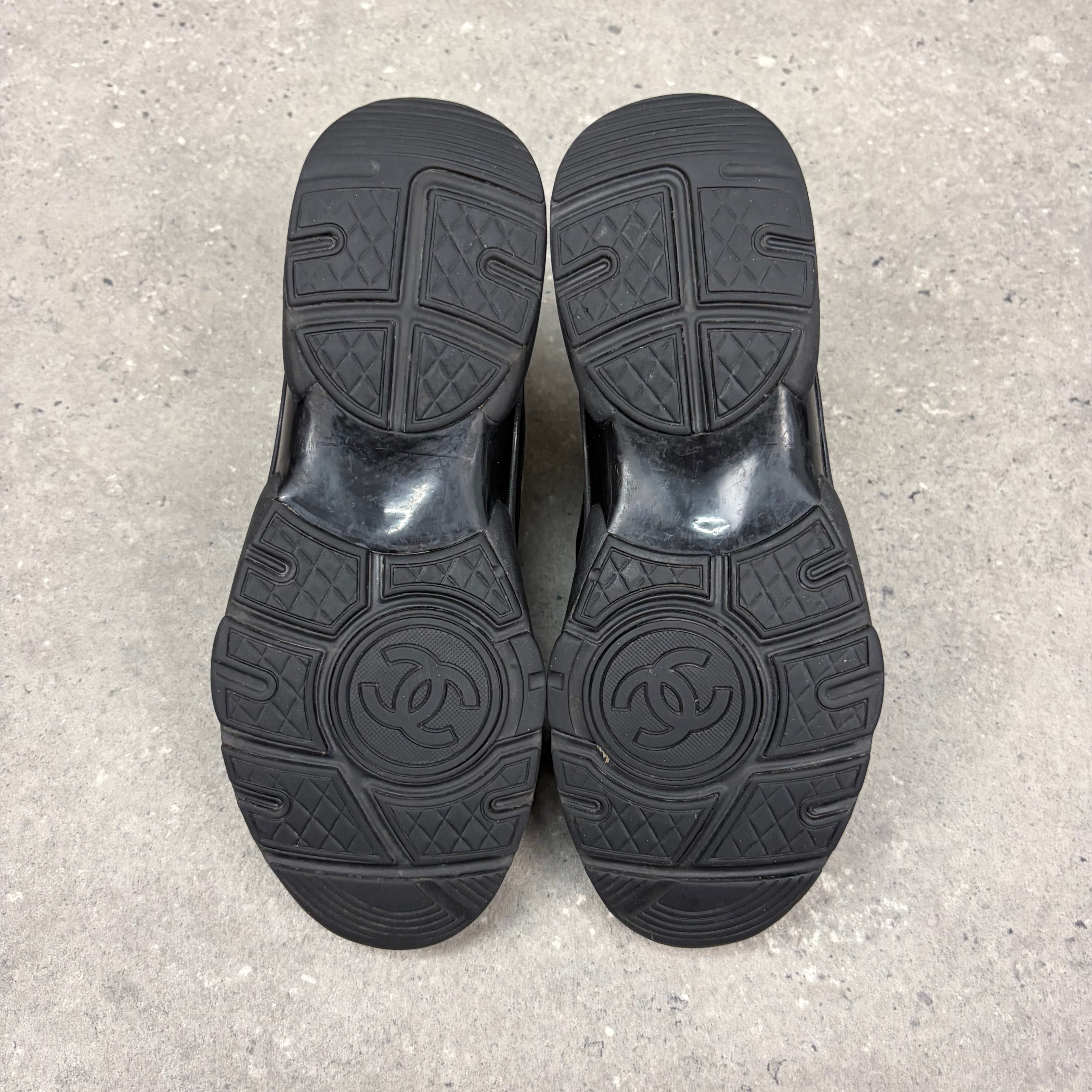 CHANEL RUNNERS -  (EU 41 / UK 7)