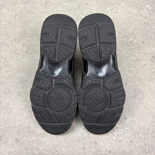 CHANEL RUNNERS -  (EU 41 / UK 7)