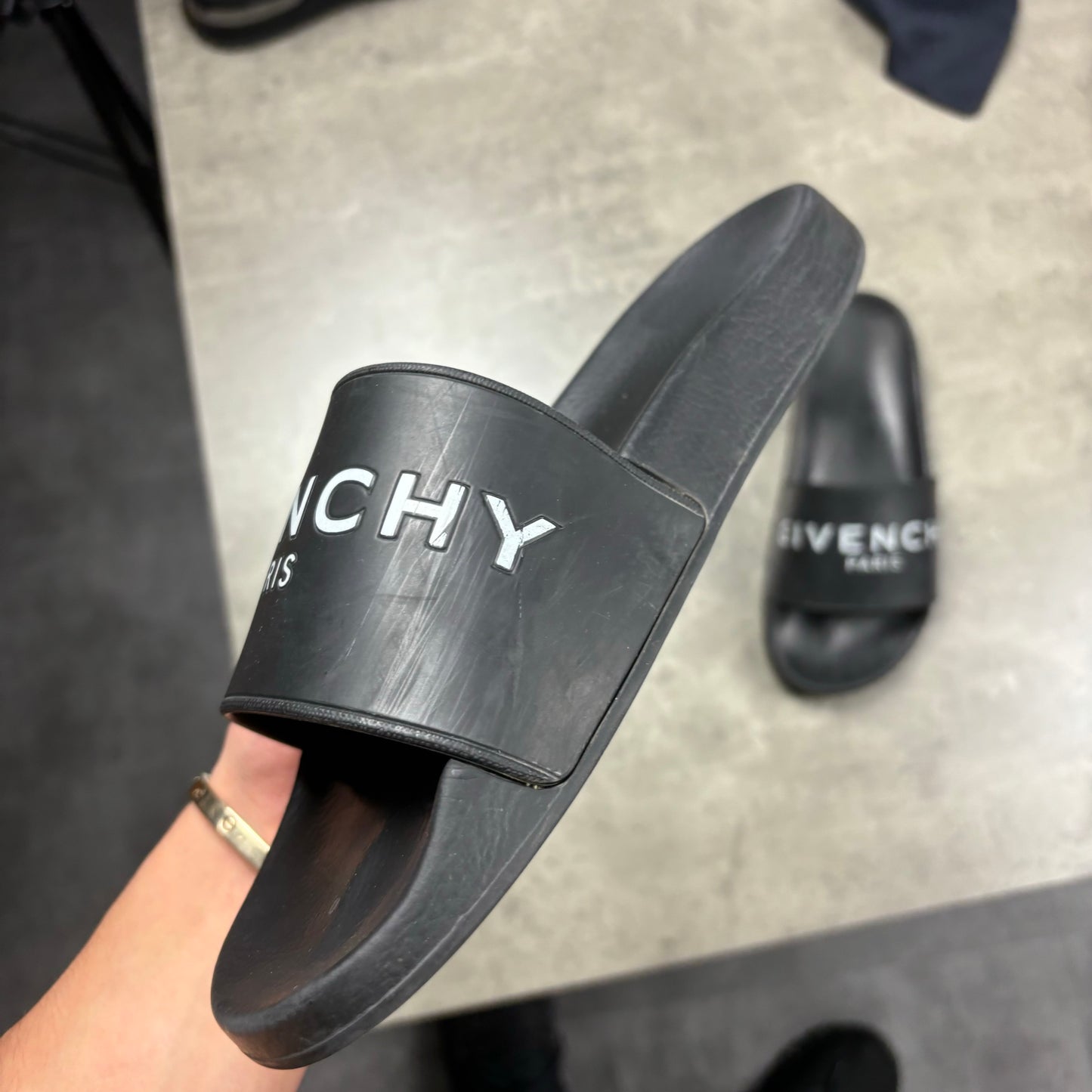 GIVENCHY SLIDERS (FITS 7/8)