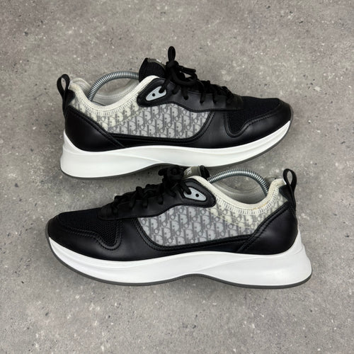 DIOR B25 BLACK/WHITE - (EU 43.5 / UK 9.5)