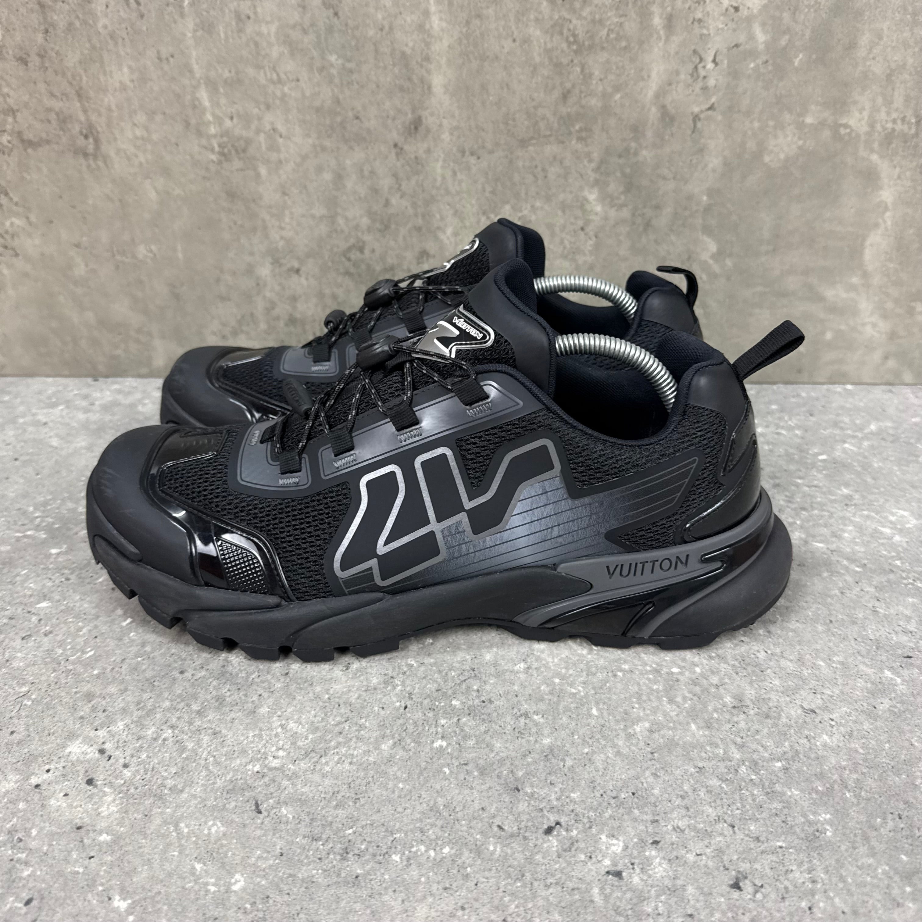 LOUIS VUITTON BLACK TATICS - EU 43 (FITS UK 10)