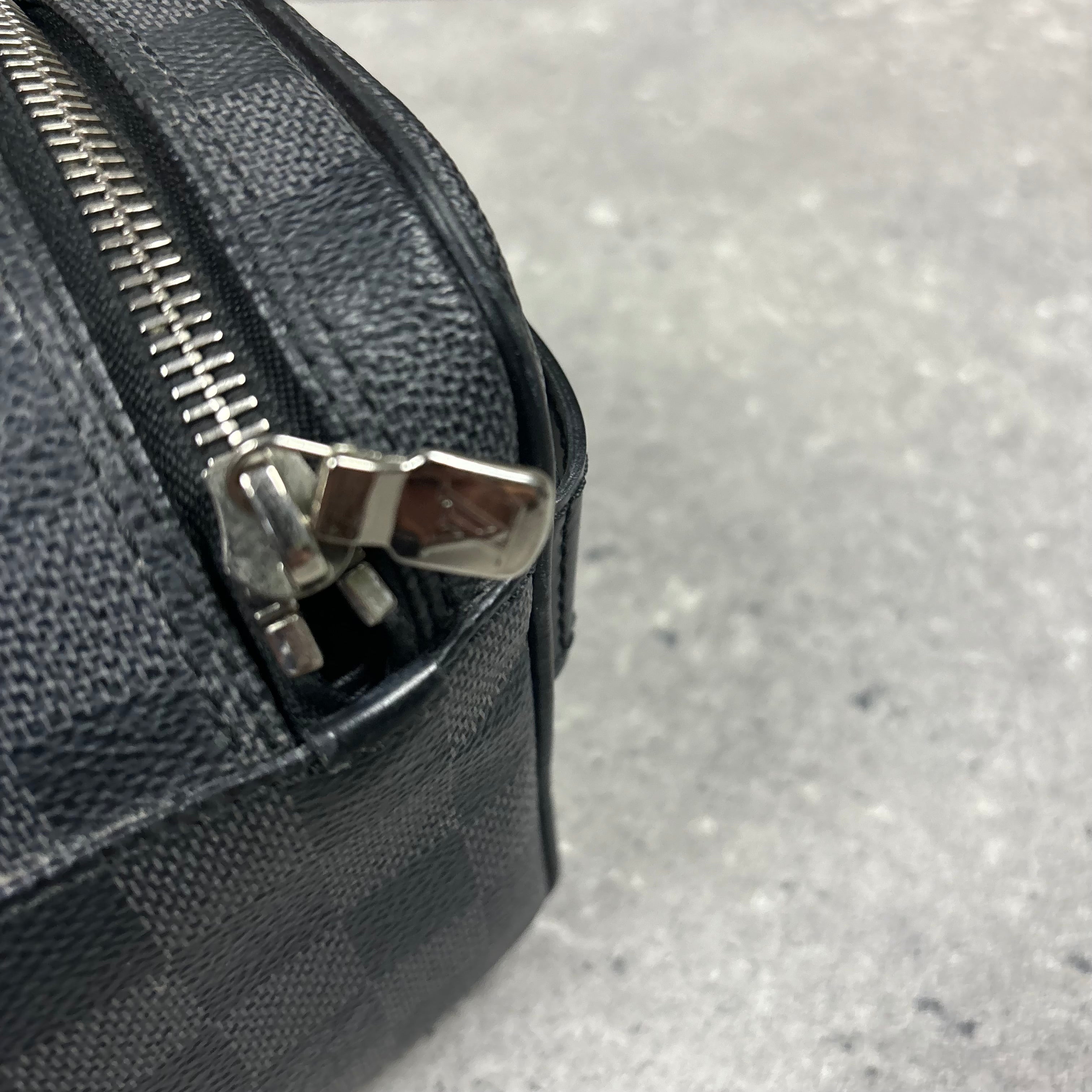 LOUIS VUITTON DAMIER WASH BAG