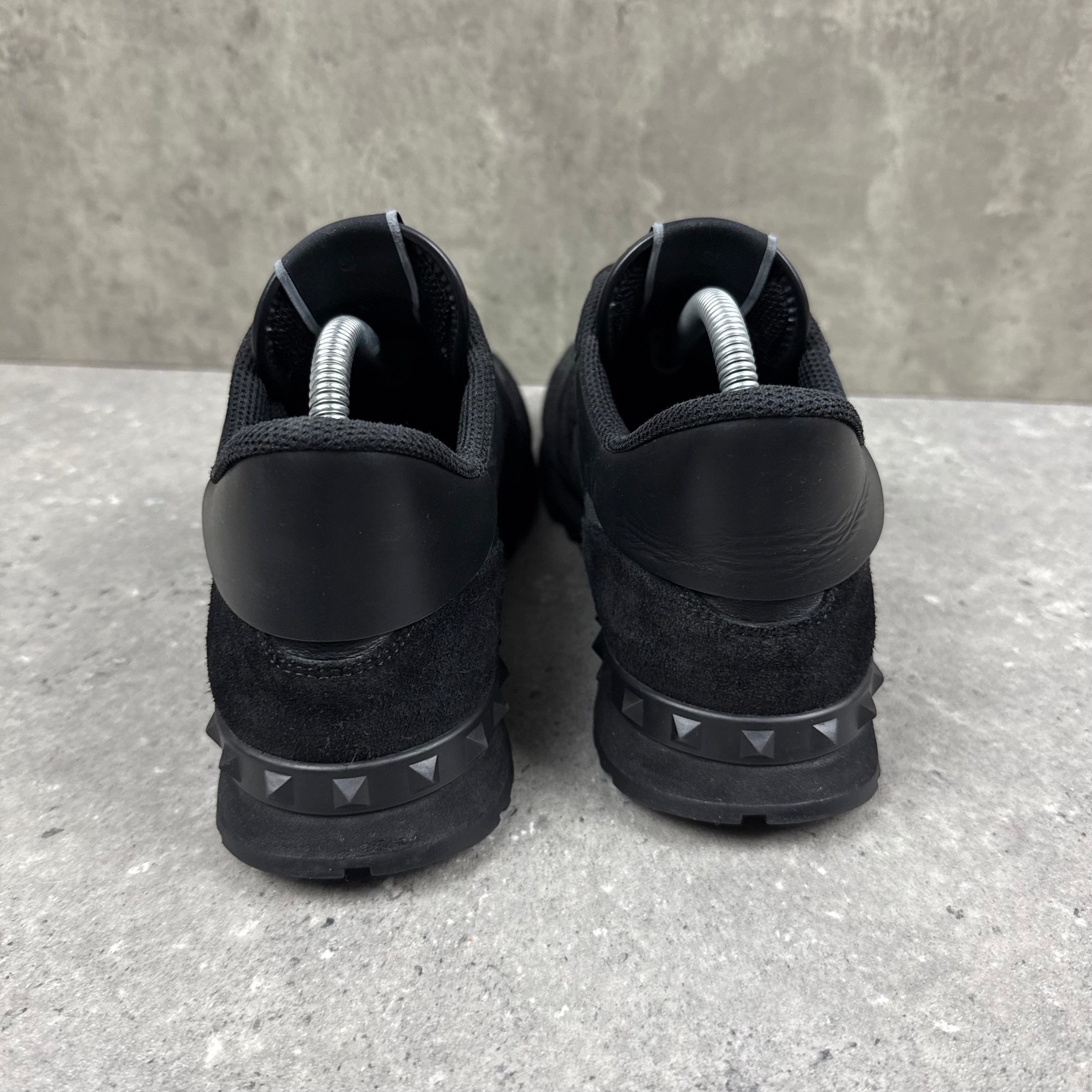 VALENTINO ROCKRUNNER BLACK - (EU42 / UK8)