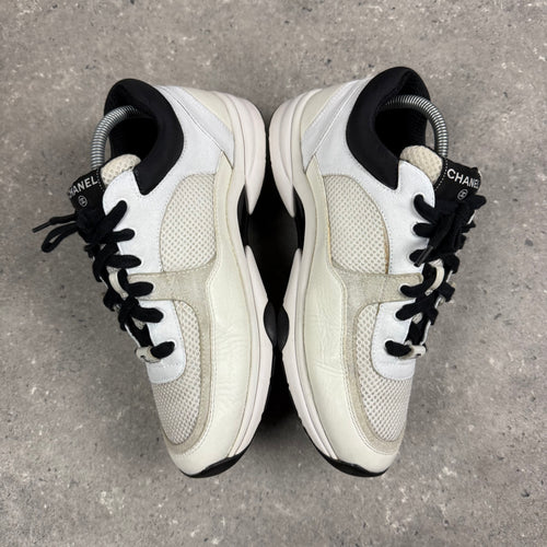 CHANEL RUNNERS CREAM/BLACK -  (EU 41 / UK 7)