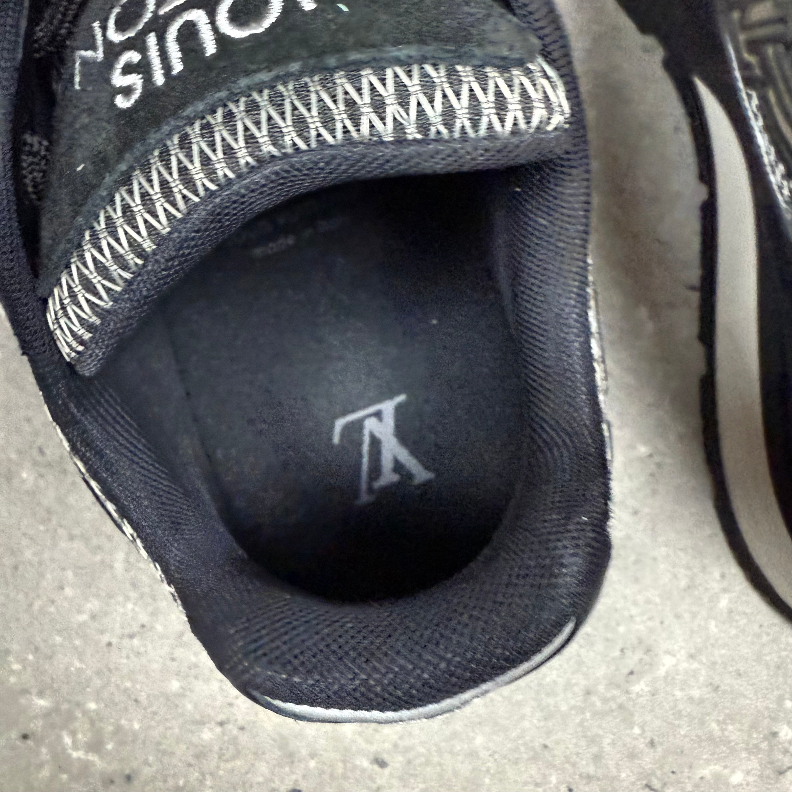 LOUIS VUITTON RUNAWAYS BLACK - EU 43.5 (FITS UK 10.5)