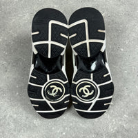 CHANEL RUNNERS CREAM/BLACK -  (EU 41 / UK 7)
