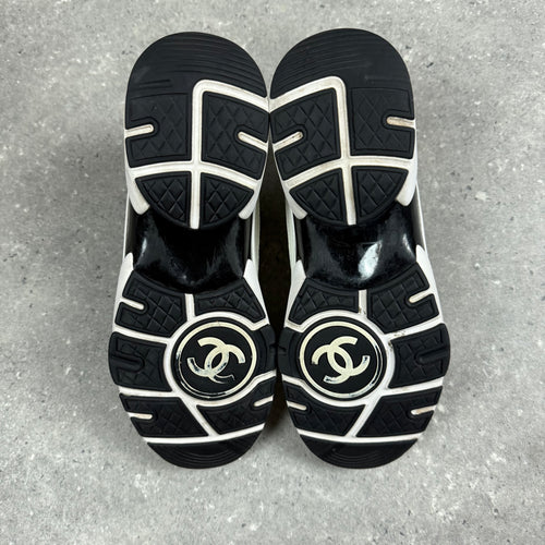 CHANEL RUNNERS CREAM/BLACK -  (EU 41 / UK 7)