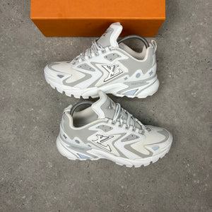 LOUIS VUITTON TACTICS - EU40 (FITS UK 7)