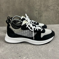 DIOR B25 BLACK / WHITE - (EU 42 / UK 8)