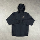 ASICS CORE WINDRUNNER & SHORT SET - BLACK
