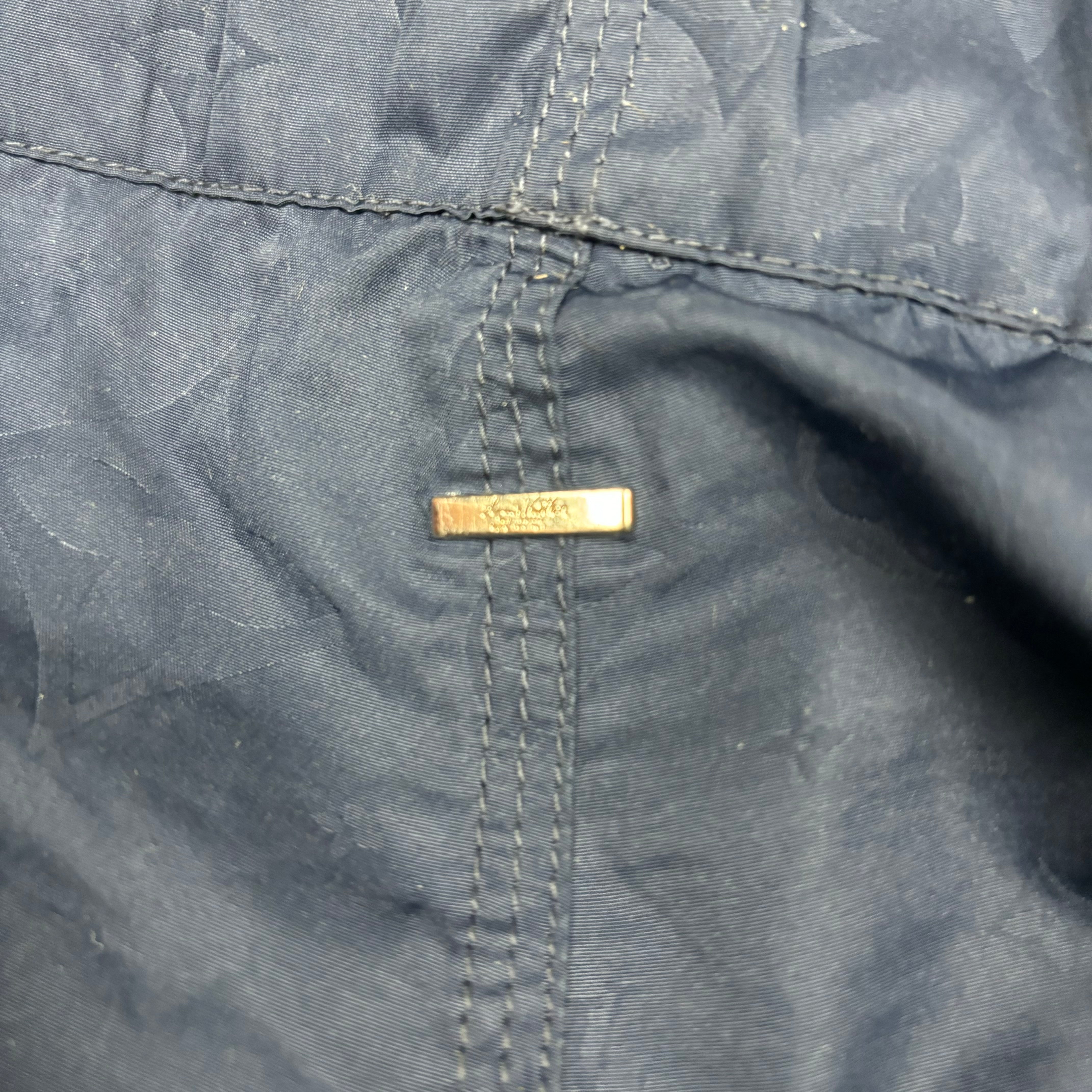LOUIS VUITTON NAVY SWIM SHORTS - (M)