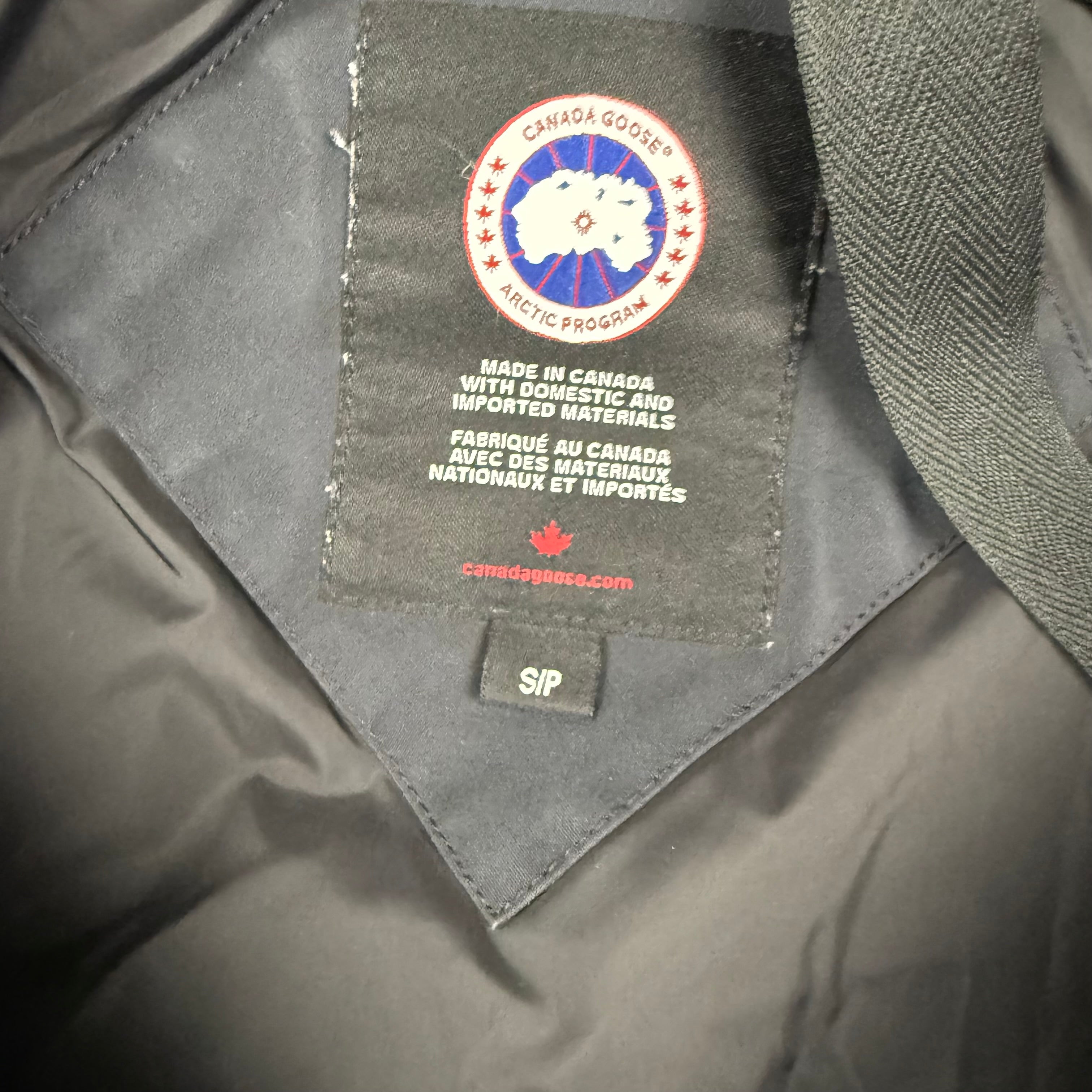 CANADA GOOSE WOMEN’S CHELSEA PARKA NAVY - (S)