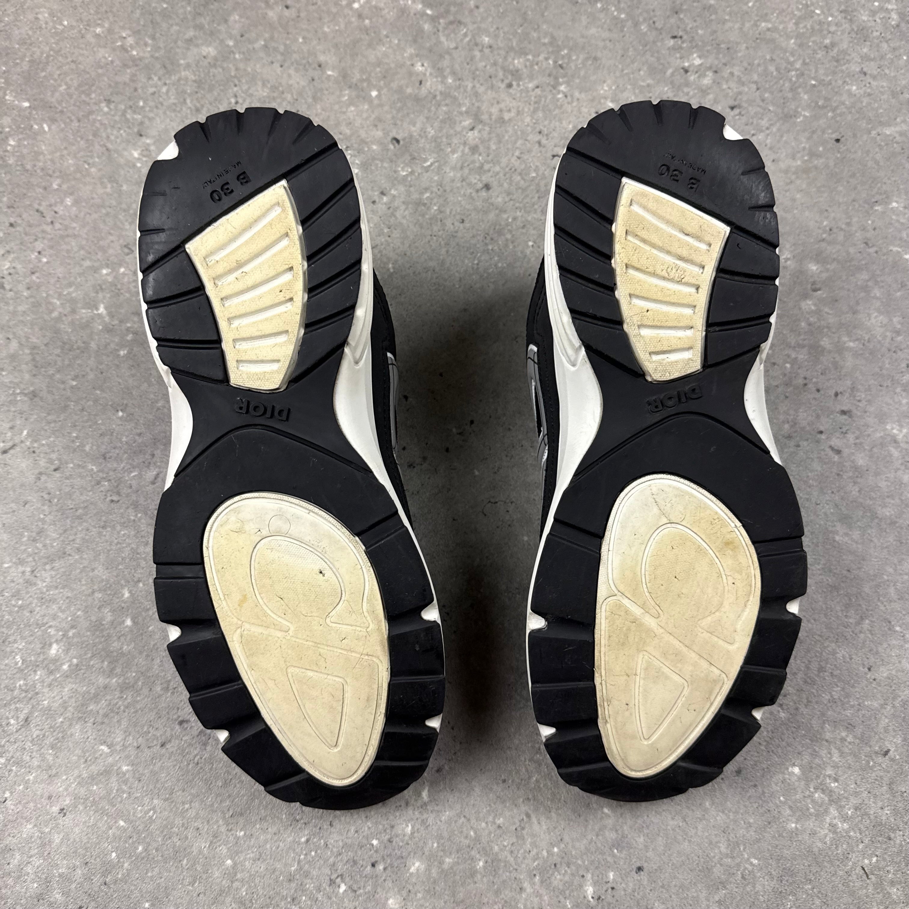 DIOR B30 BLACK/WHITE - (EU 42 / UK 8)