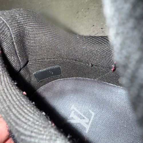 LOUIS VUITTON VNR BLACK/GREY - EU40.5 (FITS UK 7.5)