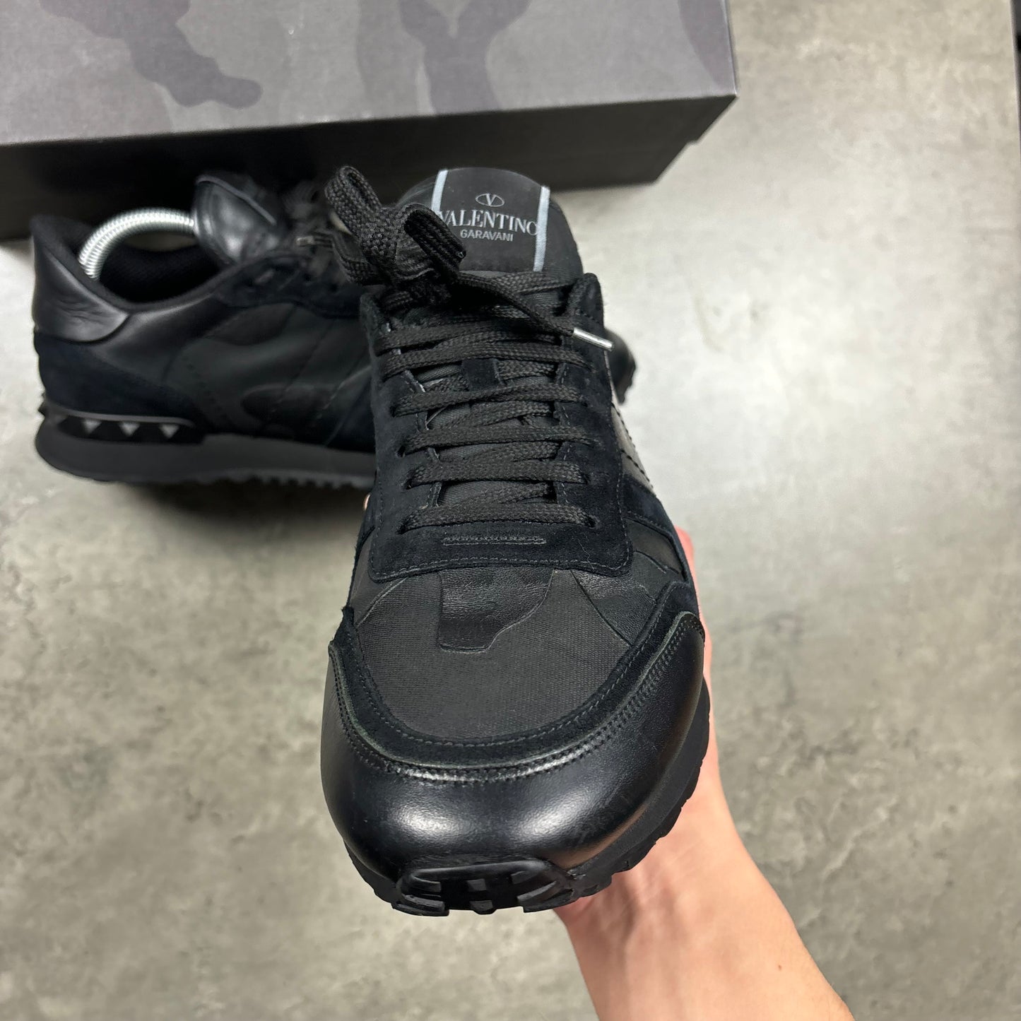 VALENTINO ROCKRUNNERS BLACK (FITS 7/8)