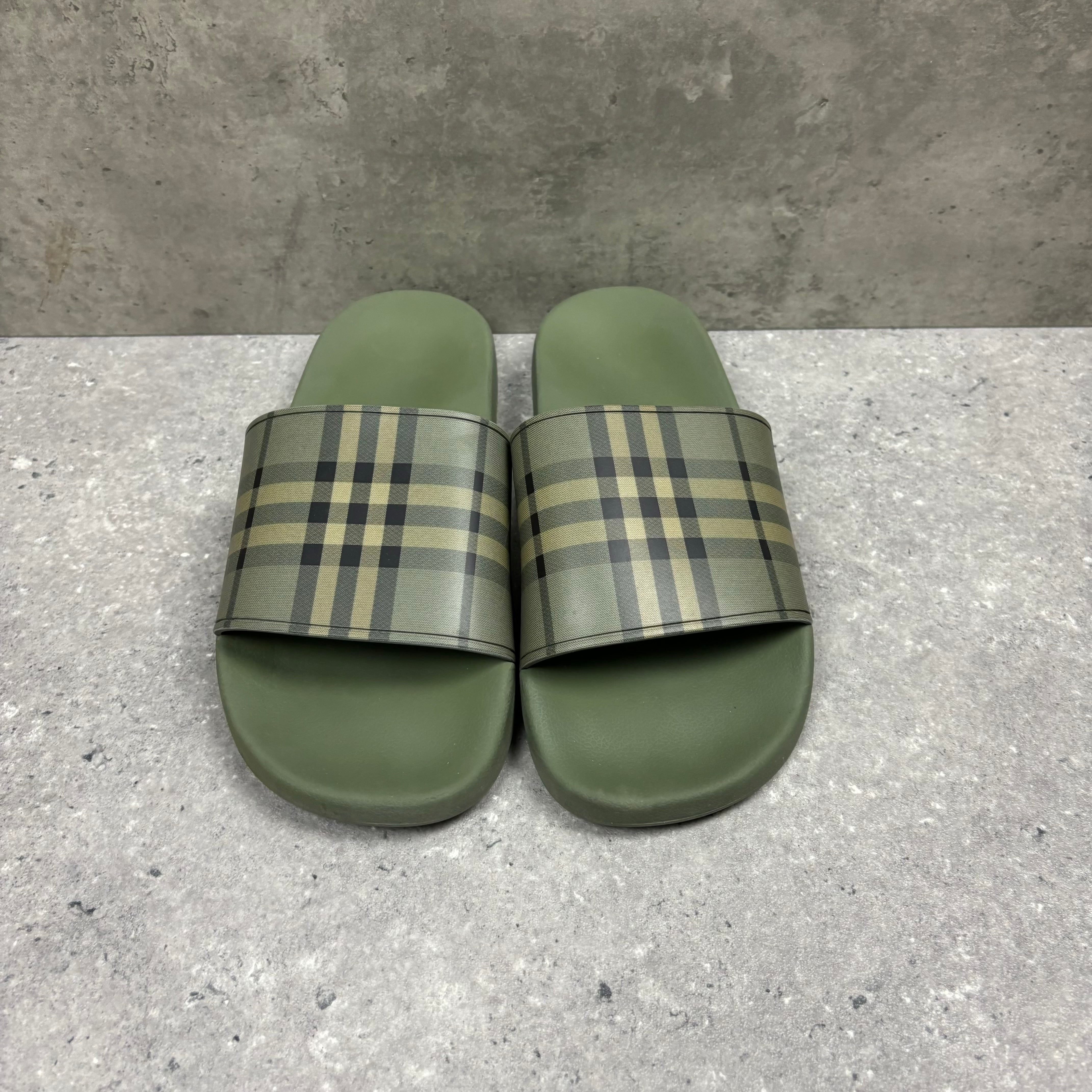 BURBERRY SLIDERS KHAKI - (EU43 / UK9)