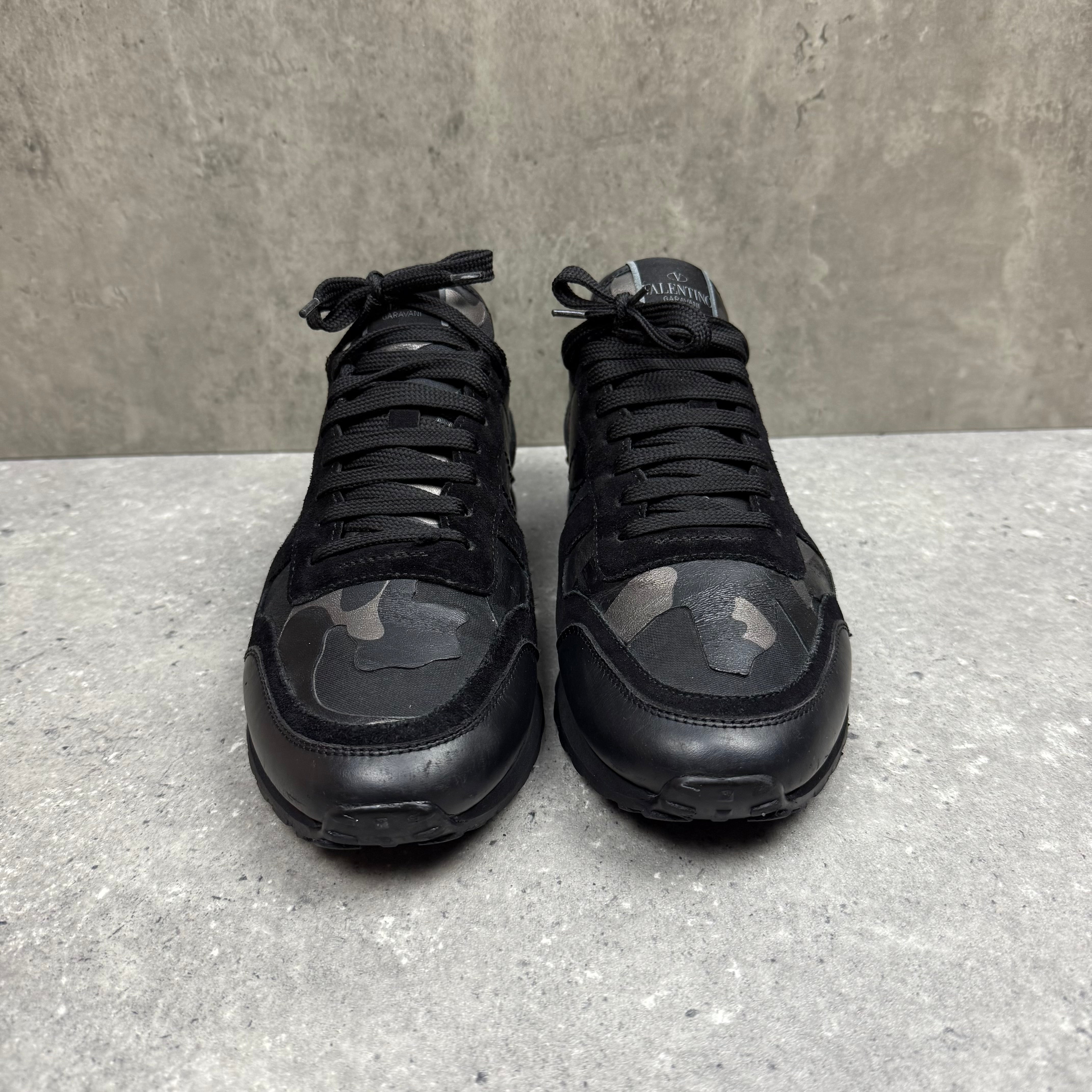 VALENTINO ROCKRUNNER BLACK - (EU42 / UK8)