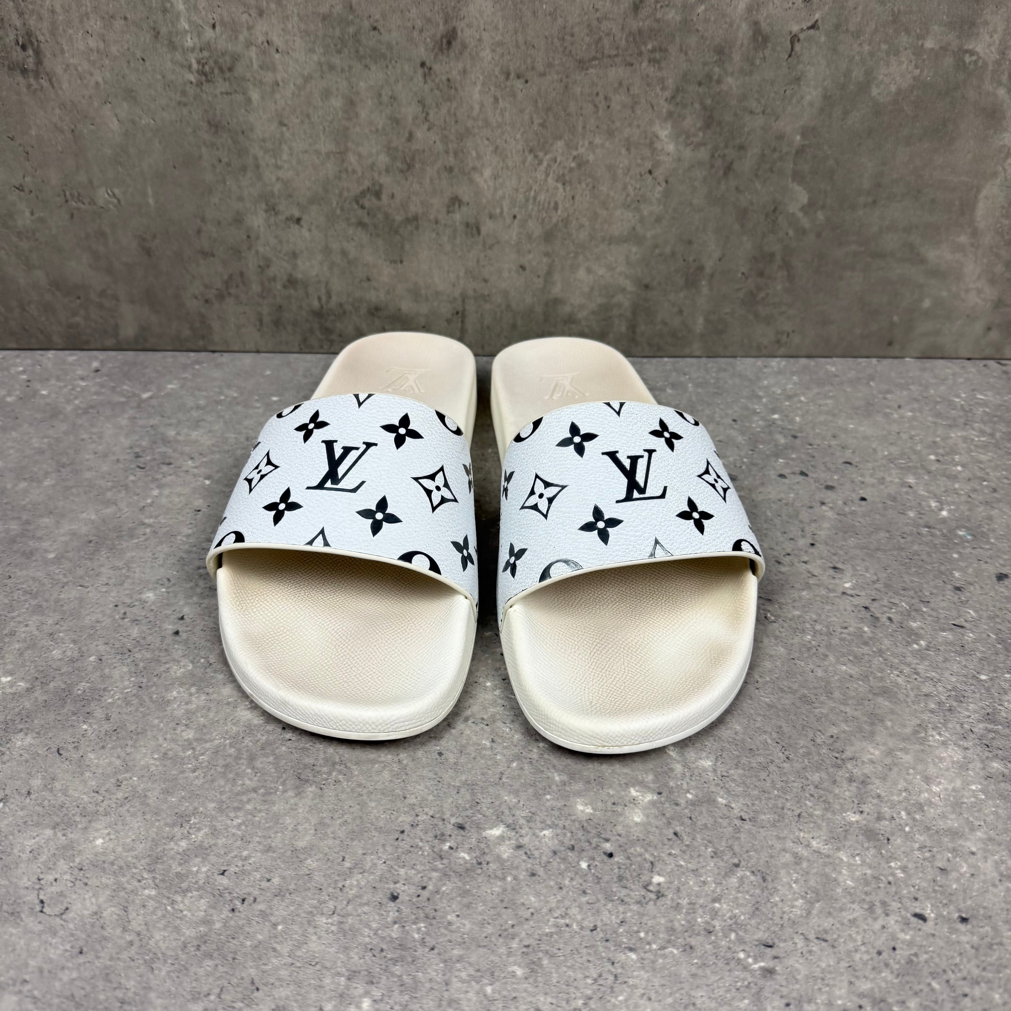 LOUIS VUITTON SLIDERS - EU42 (FITS UK 9)