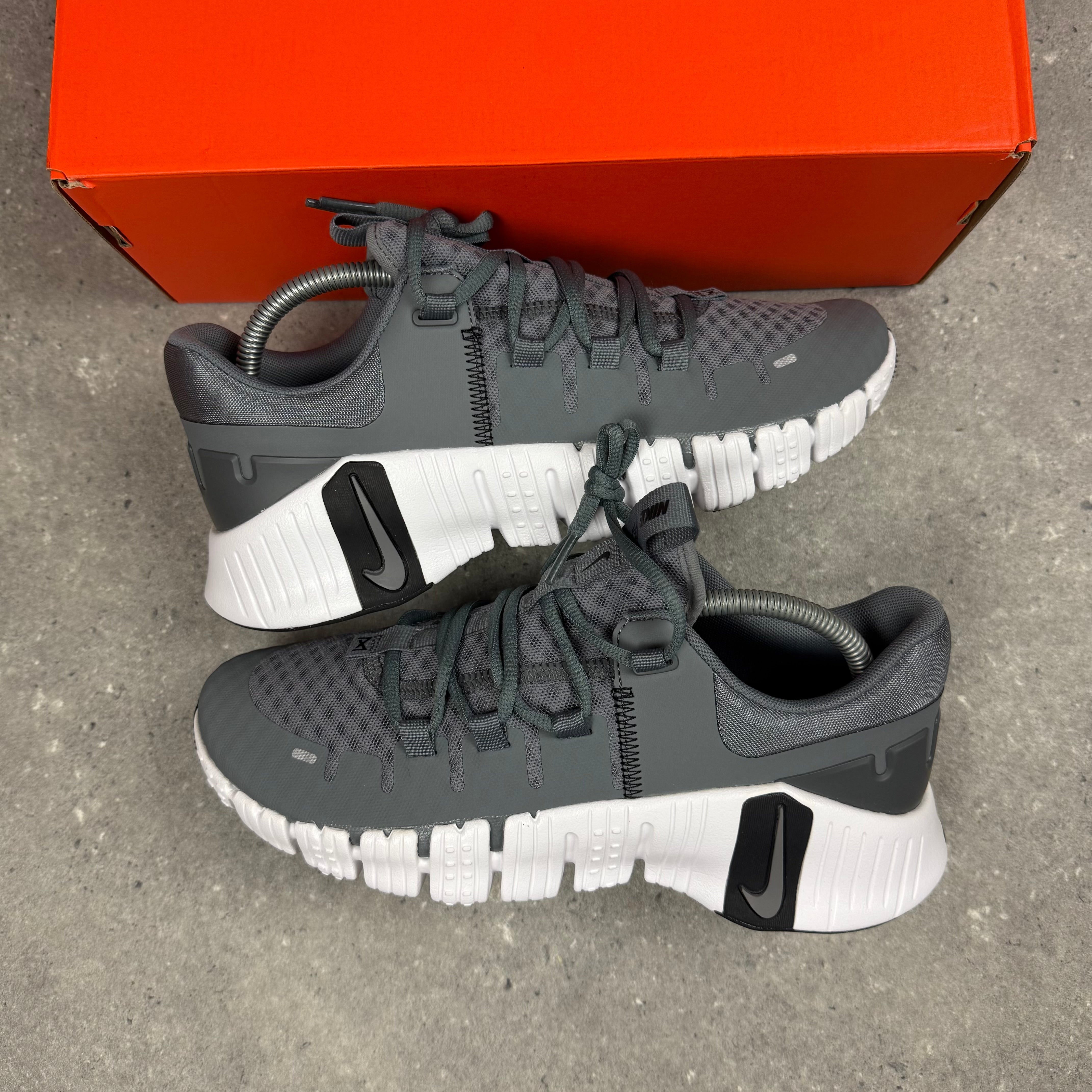 NIKE METCON 5 - SMOKE GREY