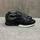 LOUIS VUITTON RUNAWAY BLACK/WHITE - EU 44 (FITS UK 11)