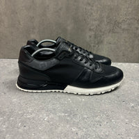 LOUIS VUITTON RUNAWAY BLACK/WHITE - EU 44 (FITS UK 11)
