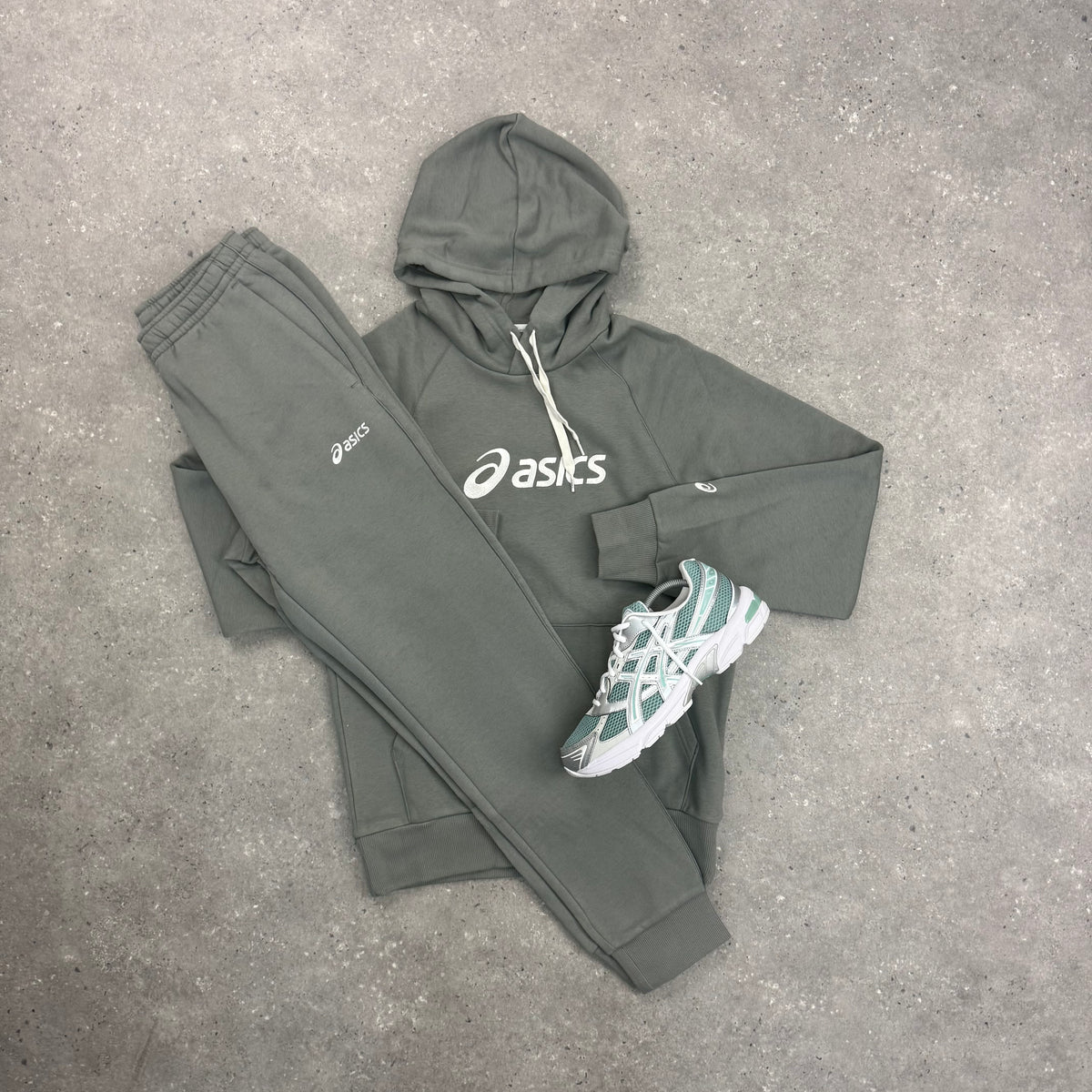 ASICS FLEECE CLUB TRACKSUIT - LICHEN GREEN