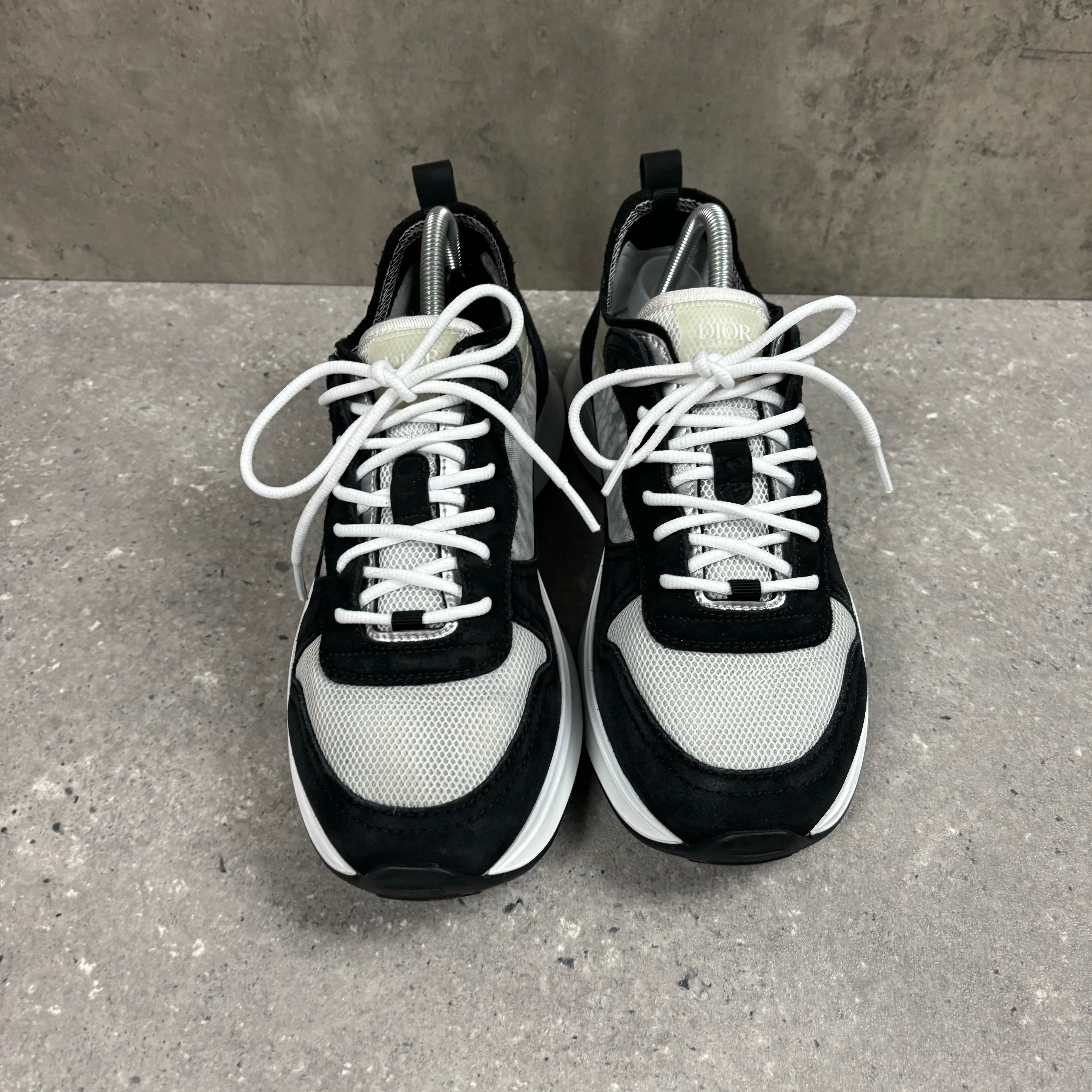 DIOR B25 BLACK / WHITE - (EU 42 / UK 8)
