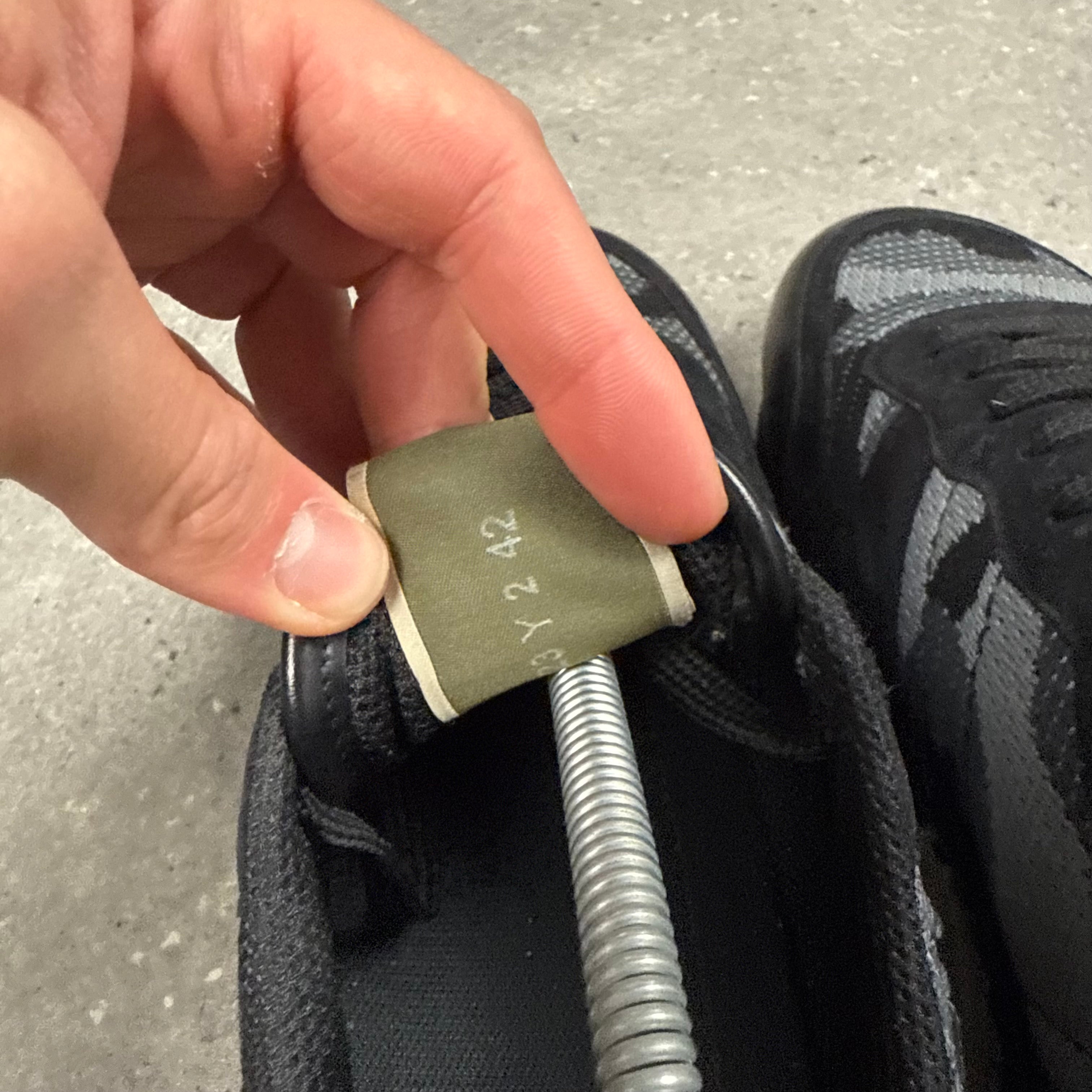 VALENTINO ROCK RUNNER BLACK/GREY - (EU42 / UK8)