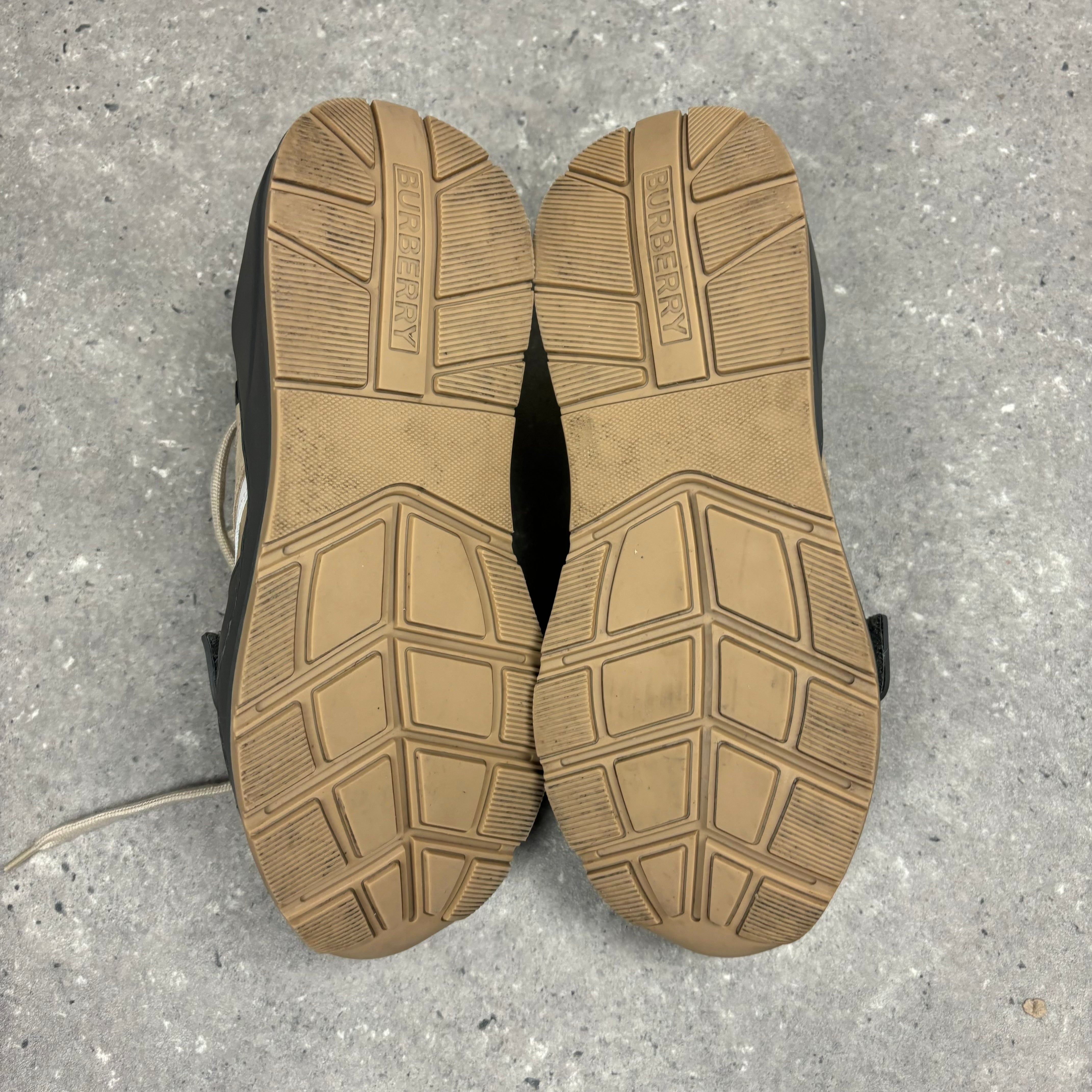 BURBERRY TRAINERS WHITE - (UK 6)