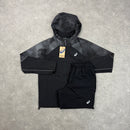 ASICS REFLECTIVE WINDRUNNER JACKET & CORE SHORT SET - BLACK