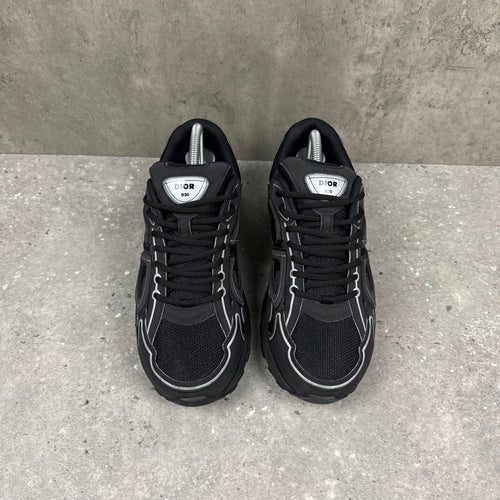 DIOR B30 BLACK (EU 41 / UK 7)