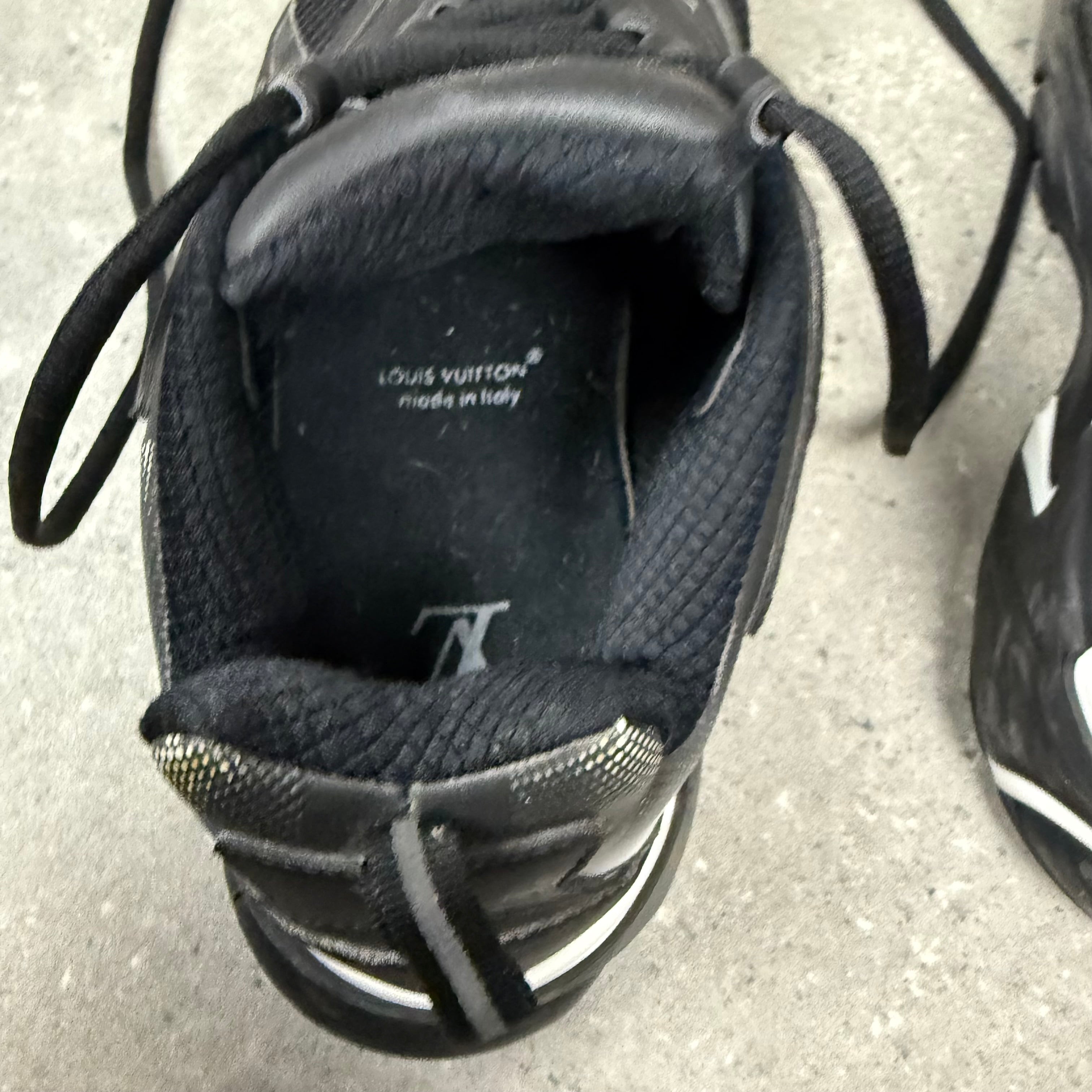 LOUIS VUITTON TATICS BLACK - EU40 (FITS UK 7)