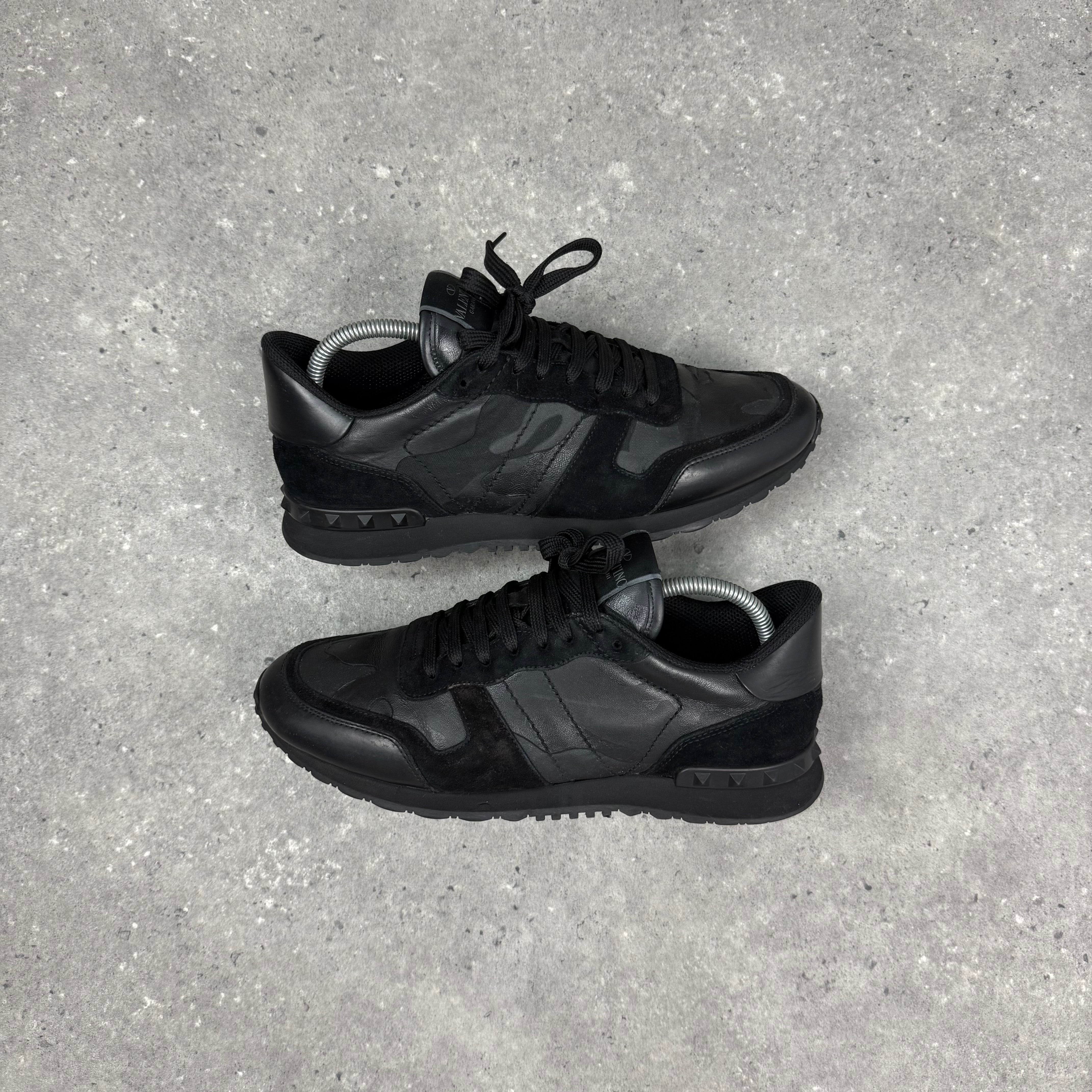 VALENTINO ROCKRUNNER BLACK - (EU42 / UK8)