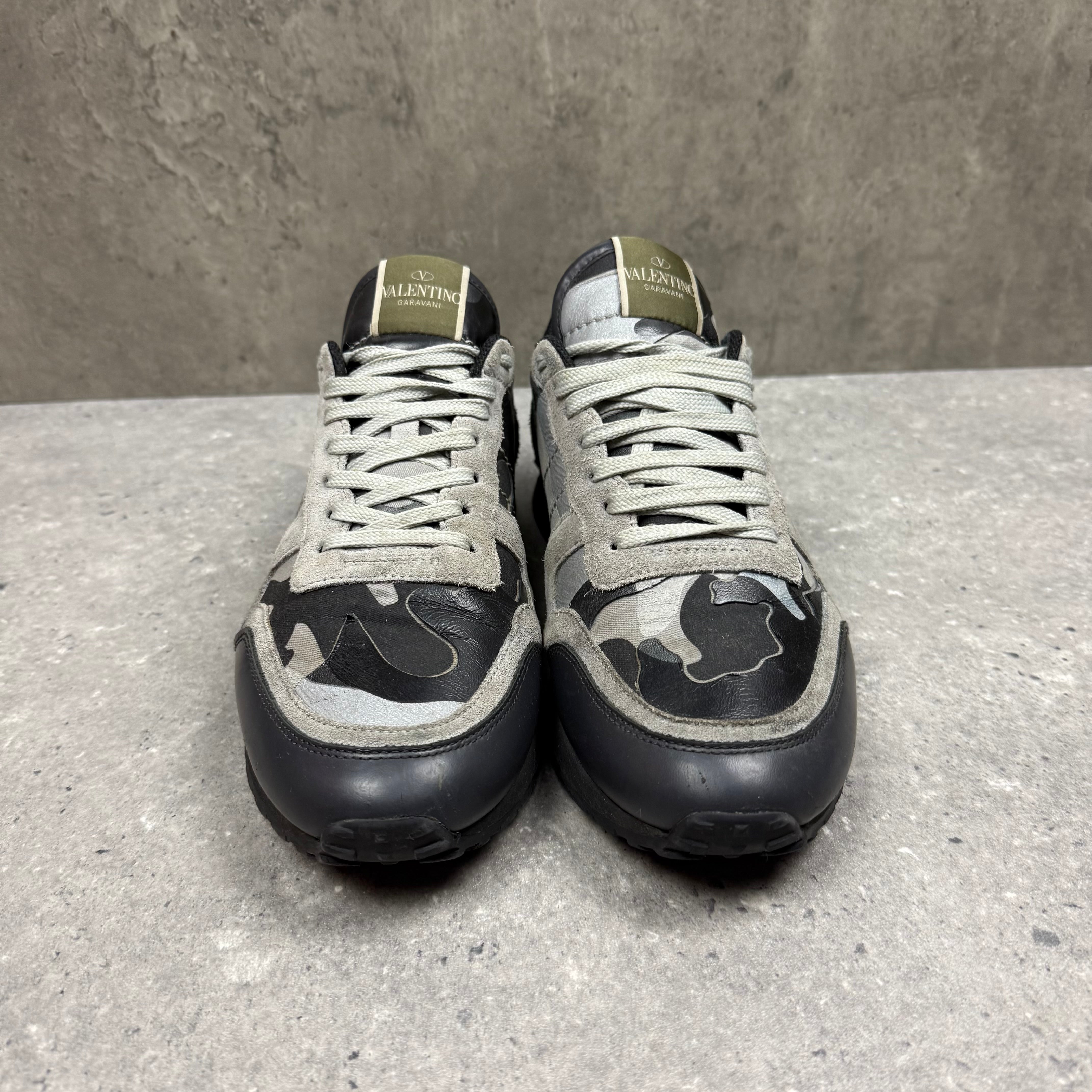 VALENTINO ROCKRUNNER GREY - (EU42 / UK8)