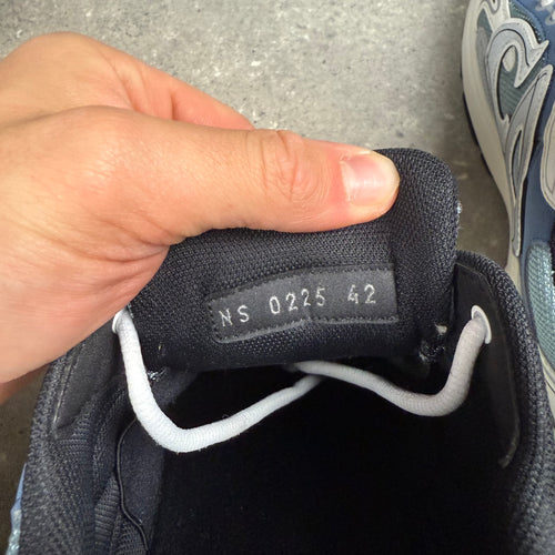 DIOR B30 LIGHT BLUE - (EU 42 / UK 8)