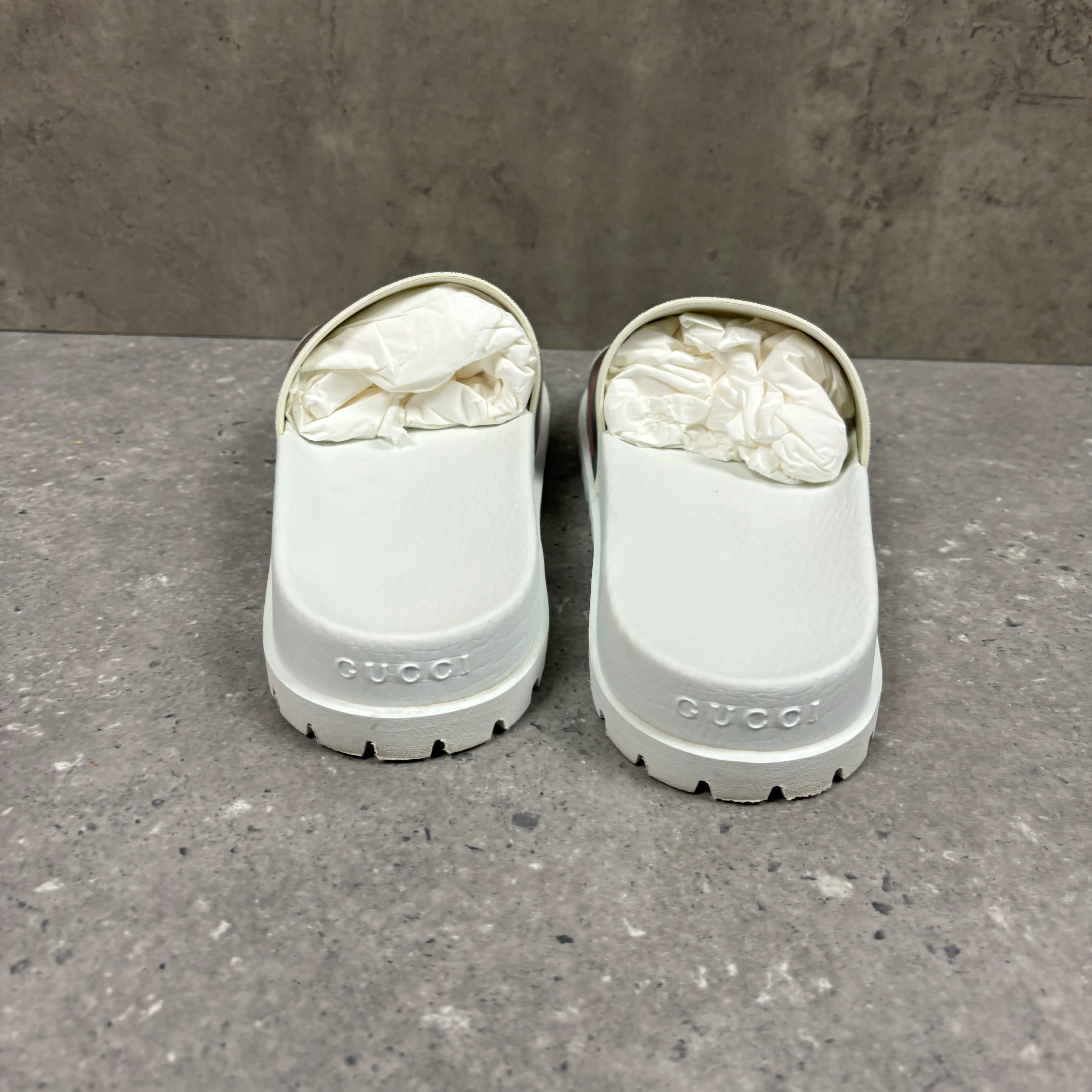 GUCCI SLIDERS - (EU 42 / UK 8)