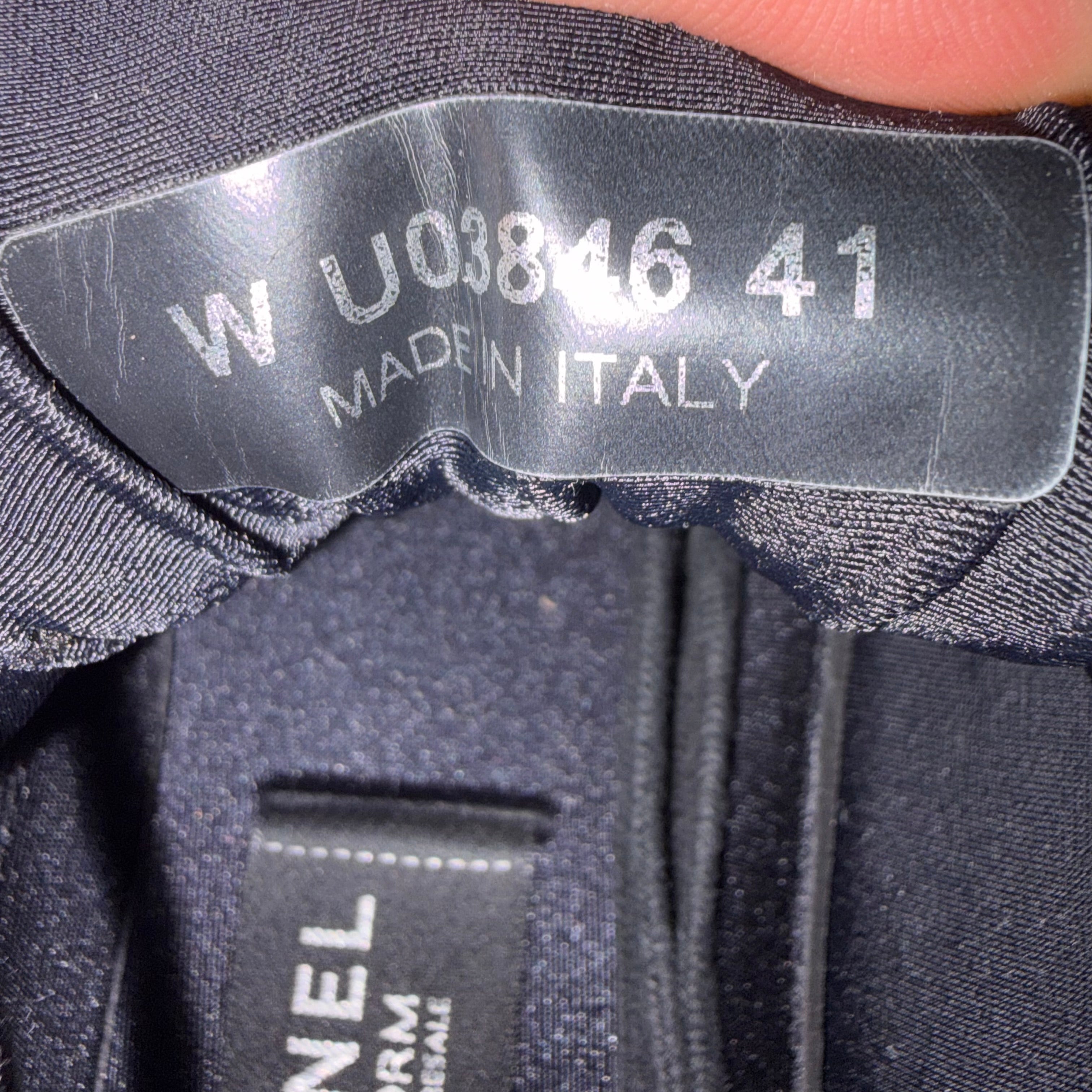 CHANEL RUNNERS -  (EU 41 / UK 7)