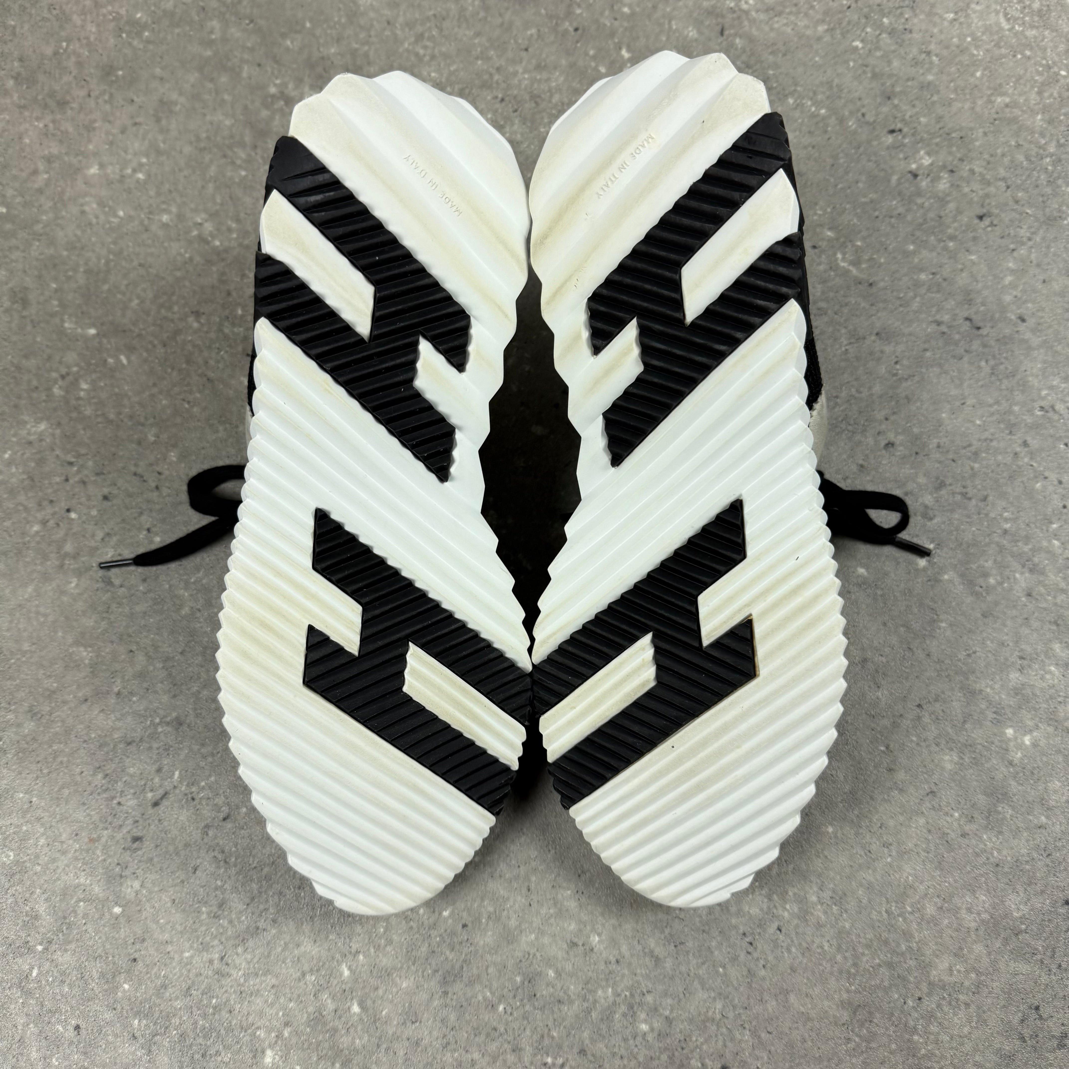 HERMES BOUNCING BLACK/CREAM - (EU42 / UK8)