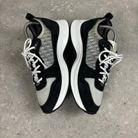 DIOR B25 BLACK / WHITE - (EU 42 / UK 8)