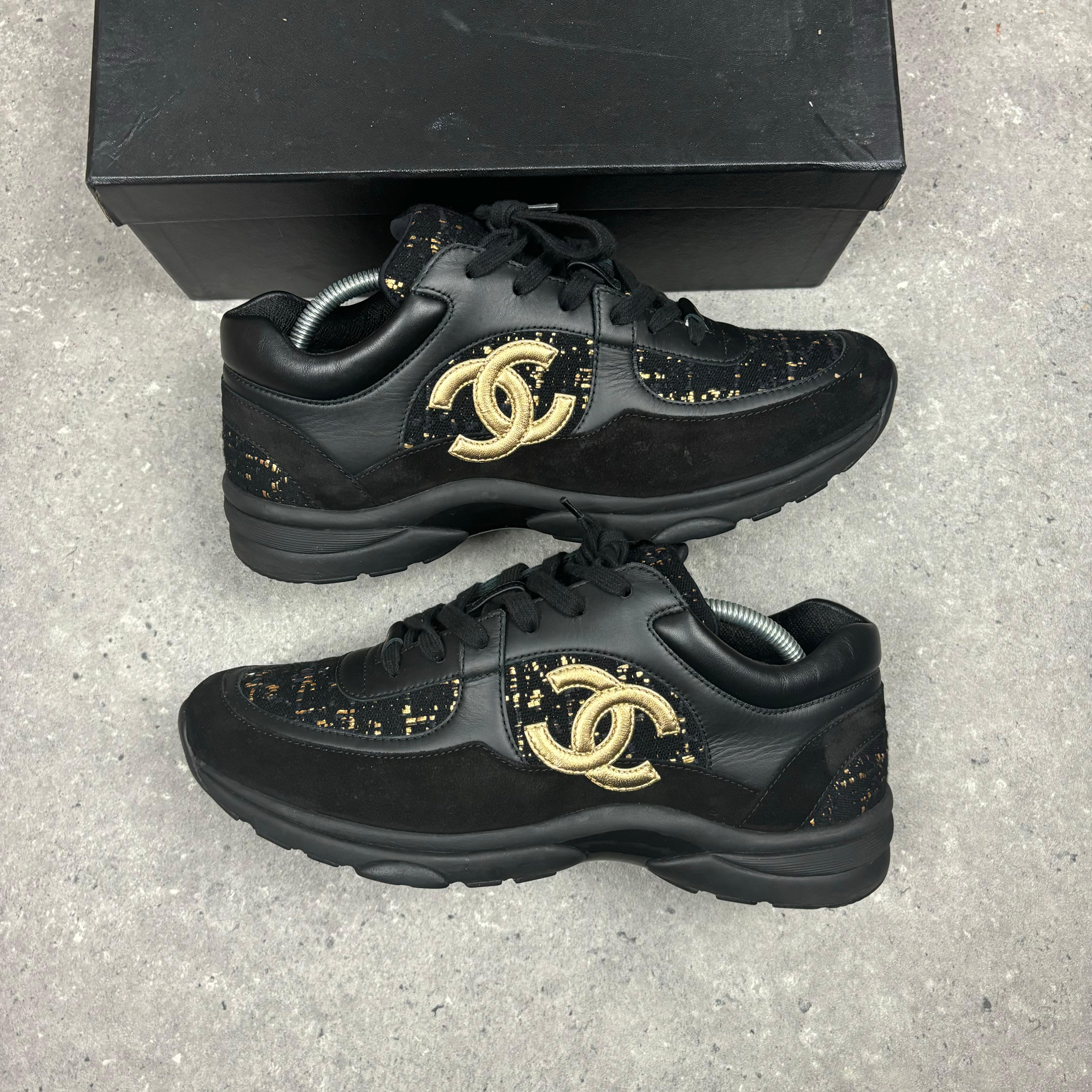 CHANEL RUNNERS BLACK / GOLD -  (EU44 / UK10)