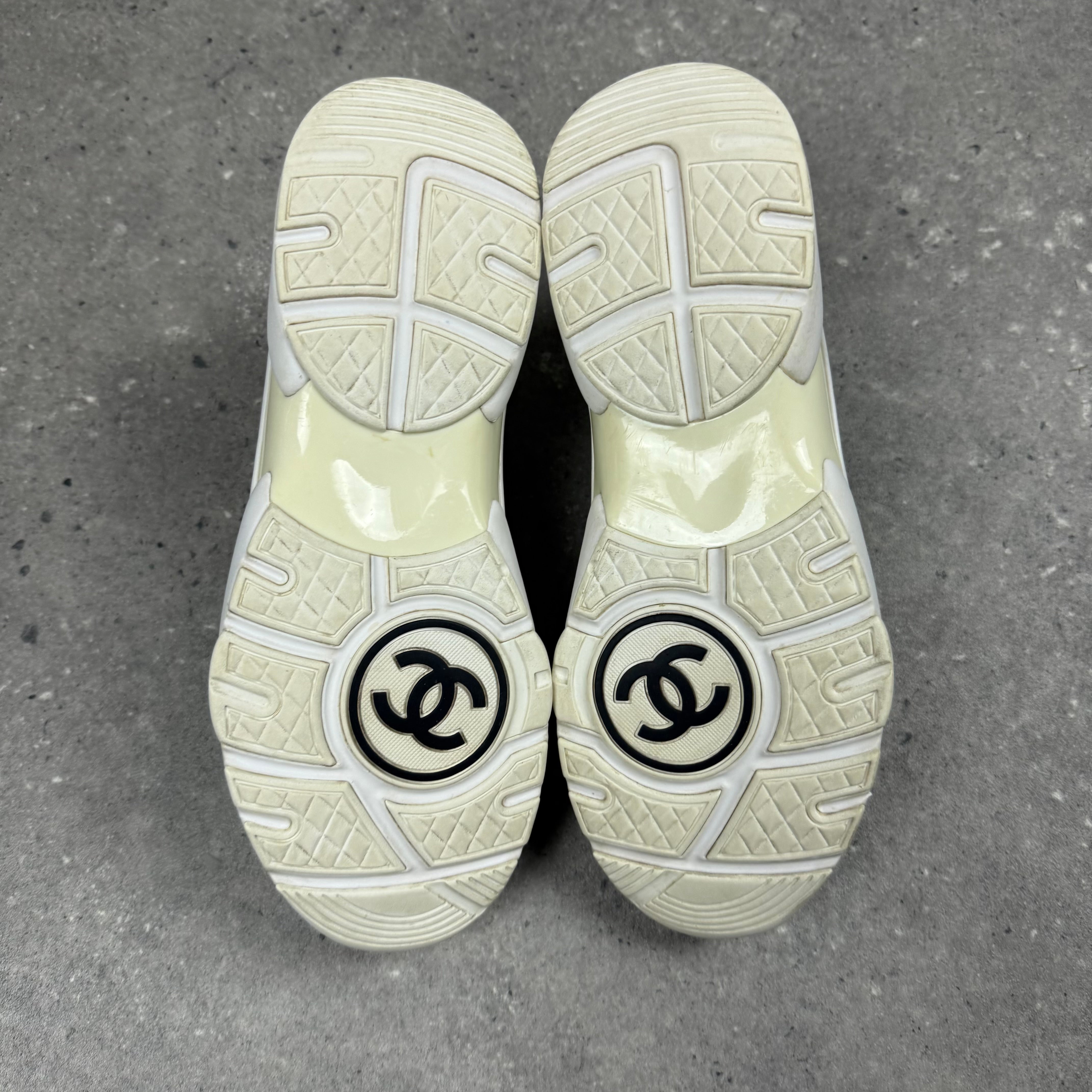 CHANEL RUNNERS WHITE -  (EU40 / UK6)
