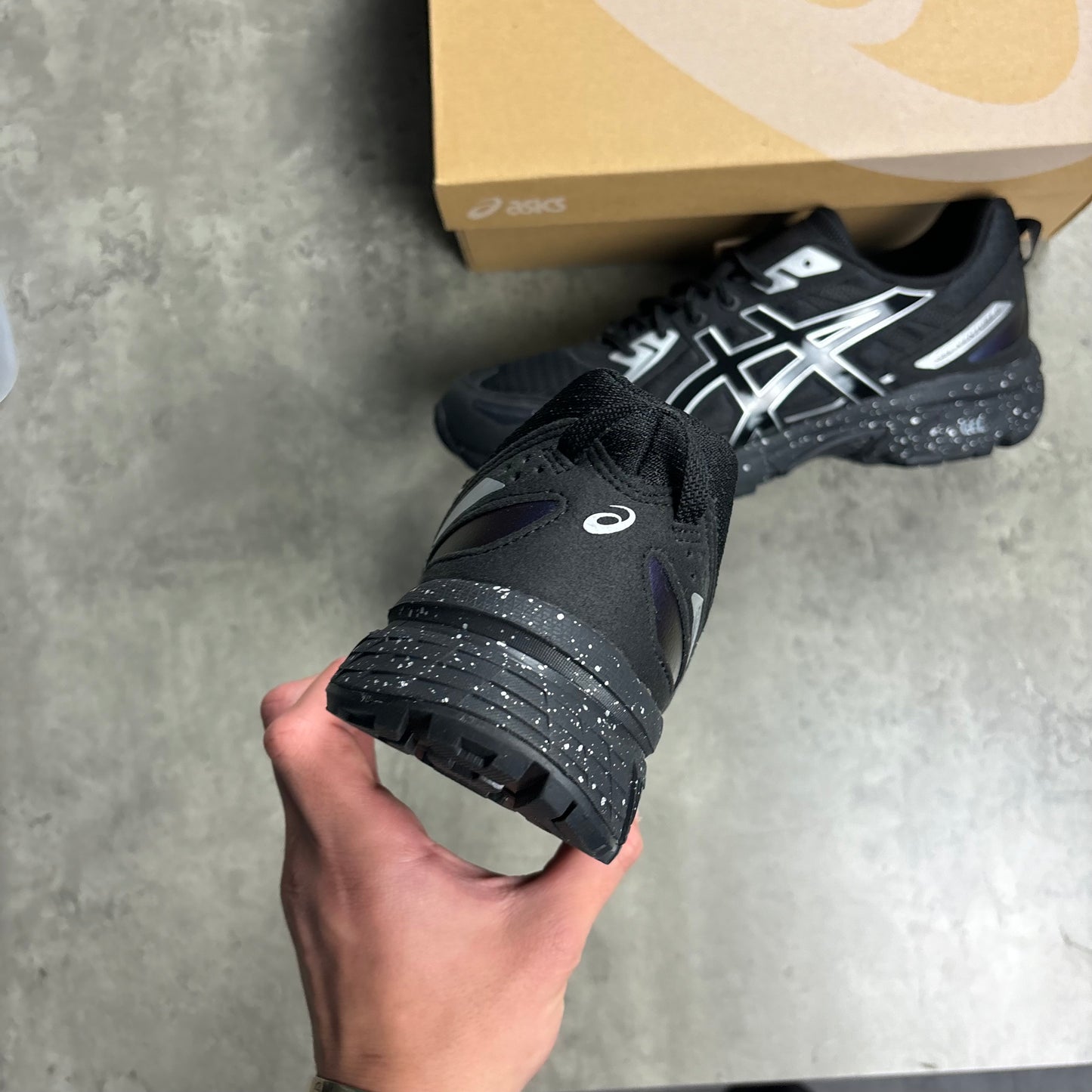 ASICS GEL VENTURE 6 BLACK (UK7.5)