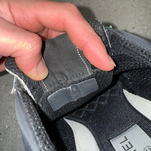 CHANEL RUNNERS CREAM/BLACK -  (EU 41 / UK 7)